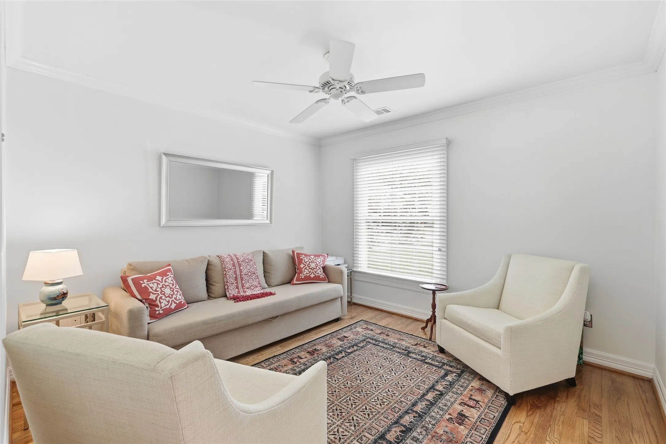 Single Family Residence For Sale in Dallas County , 9003 Santa Clara Drive, Dallas, Texas 75218, 2 Bedroom, 2 Bathroom, 2 Garage spaces, 1,302 Sqft, built in 1940, mls#21374759, Real Estate Agent in Dallas, Homes For Sale in Dallas county, Homes For Sale in Dallas, Realtor in Dallas Texas, Real Estate Brokerage Independent Realty Texas, Luminita Cordes Realtor