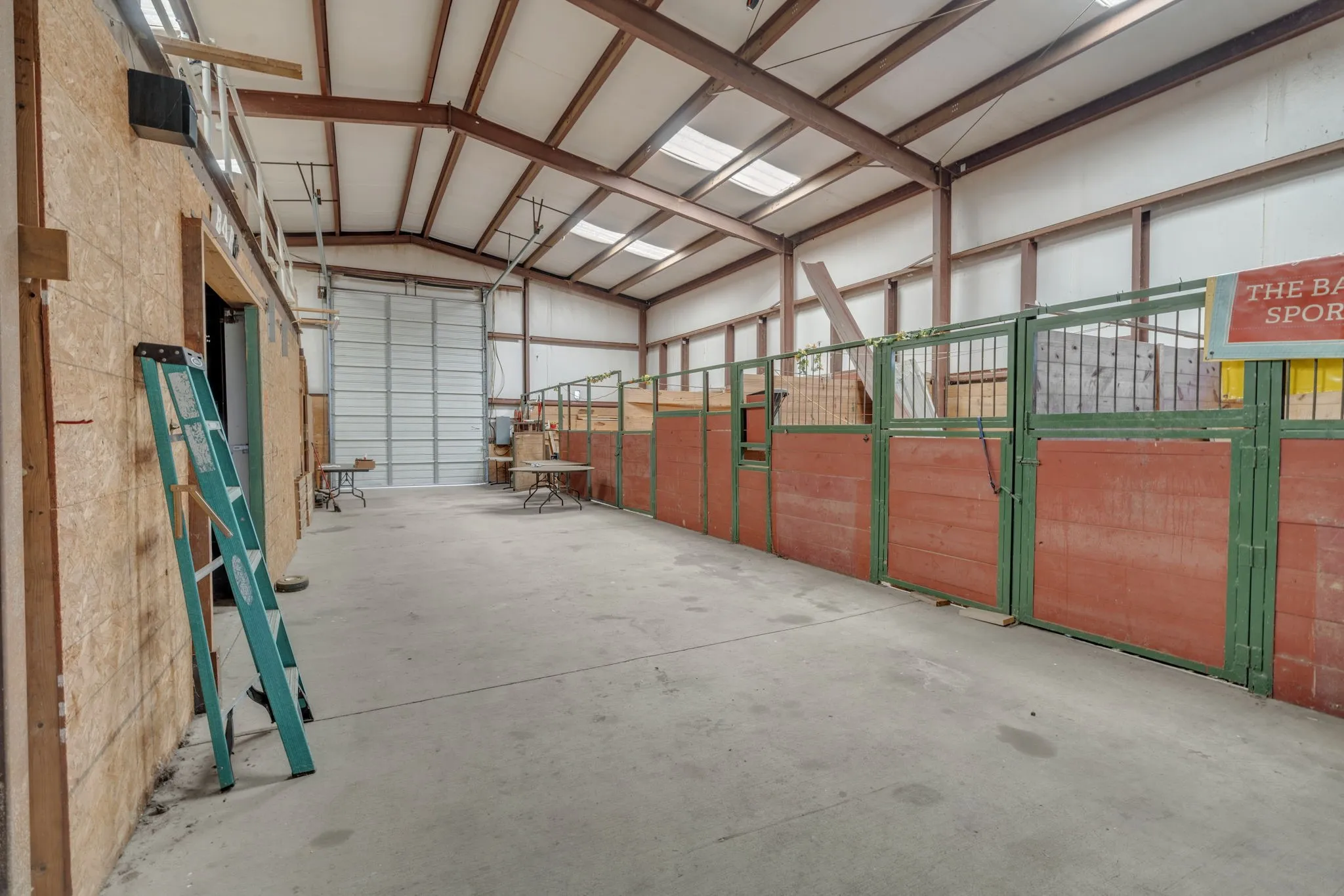 Single Family Residence For Sale in Johnson County , 7029 County Road 526, Mansfield, Texas 76063, 4 Bedroom, 3 Bathroom, 2 Garage spaces, 1,818 Sqft, built in 1997, mls#21369594, Real Estate Agent in Mansfield, Homes For Sale in Johnson county, Homes For Sale in Mansfield, Realtor in Mansfield Texas, Real Estate Brokerage Independent Realty Texas, Luminita Cordes Realtor