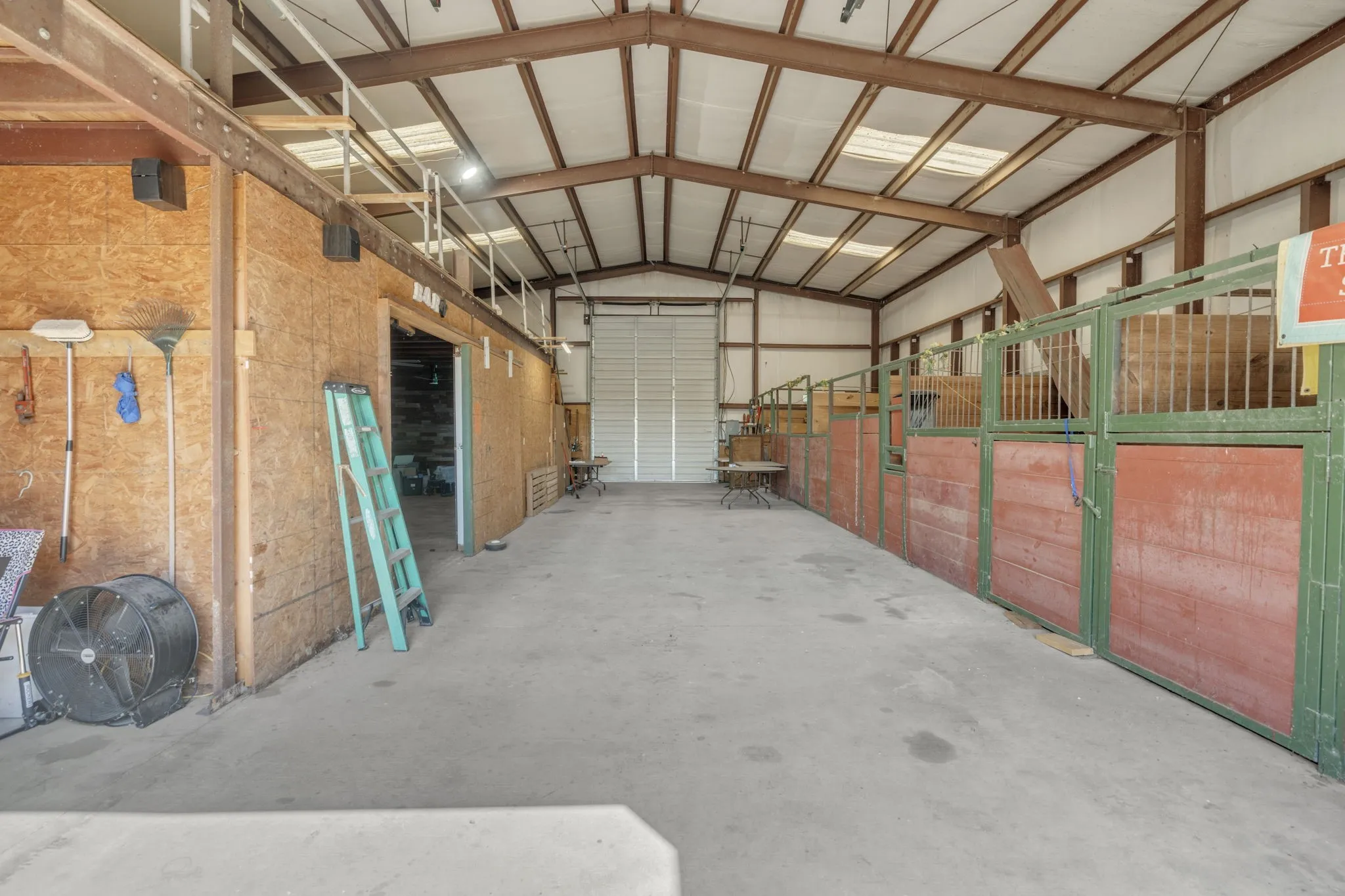 Single Family Residence For Sale in Johnson County , 7029 County Road 526, Mansfield, Texas 76063, 4 Bedroom, 3 Bathroom, 2 Garage spaces, 1,818 Sqft, built in 1997, mls#21369594, Real Estate Agent in Mansfield, Homes For Sale in Johnson county, Homes For Sale in Mansfield, Realtor in Mansfield Texas, Real Estate Brokerage Independent Realty Texas, Luminita Cordes Realtor