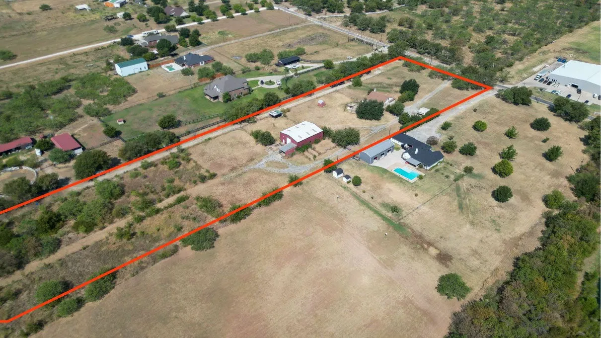 Single Family Residence For Sale in Johnson County , 7029 County Road 526, Mansfield, Texas 76063, 4 Bedroom, 3 Bathroom, 2 Garage spaces, 1,818 Sqft, built in 1997, mls#21369594, Real Estate Agent in Mansfield, Homes For Sale in Johnson county, Homes For Sale in Mansfield, Realtor in Mansfield Texas, Real Estate Brokerage Independent Realty Texas, Luminita Cordes Realtor