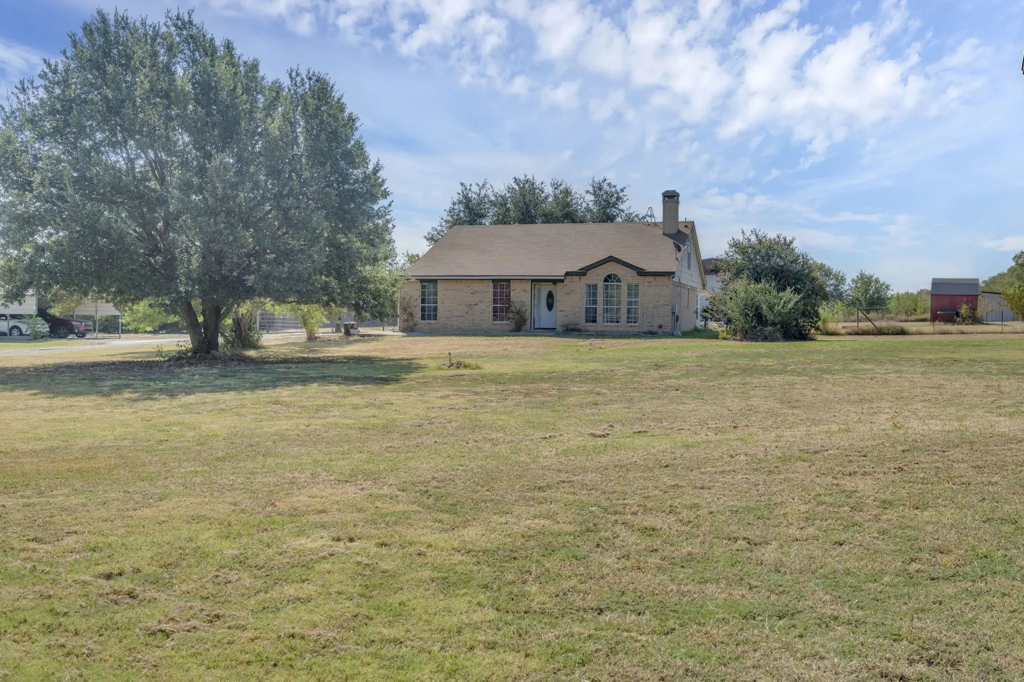 Single Family Residence For Sale in Johnson County , 7029 County Road 526, Mansfield, Texas 76063, 4 Bedroom, 3 Bathroom, 2 Garage spaces, 1,818 Sqft, built in 1997, mls#21369594, Real Estate Agent in Mansfield, Homes For Sale in Johnson county, Homes For Sale in Mansfield, Realtor in Mansfield Texas, Real Estate Brokerage Independent Realty Texas, Luminita Cordes Realtor