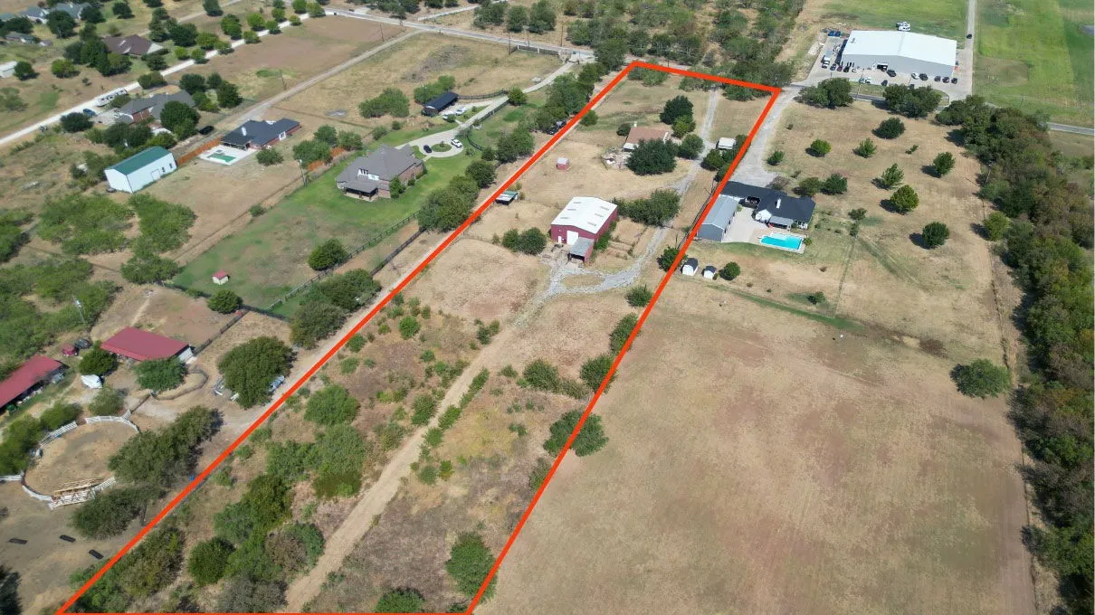 Single Family Residence For Sale in Johnson County , 7029 County Road 526, Mansfield, Texas 76063, 4 Bedroom, 3 Bathroom, 2 Garage spaces, 1,818 Sqft, built in 1997, mls#21369594, Real Estate Agent in Mansfield, Homes For Sale in Johnson county, Homes For Sale in Mansfield, Realtor in Mansfield Texas, Real Estate Brokerage Independent Realty Texas, Luminita Cordes Realtor