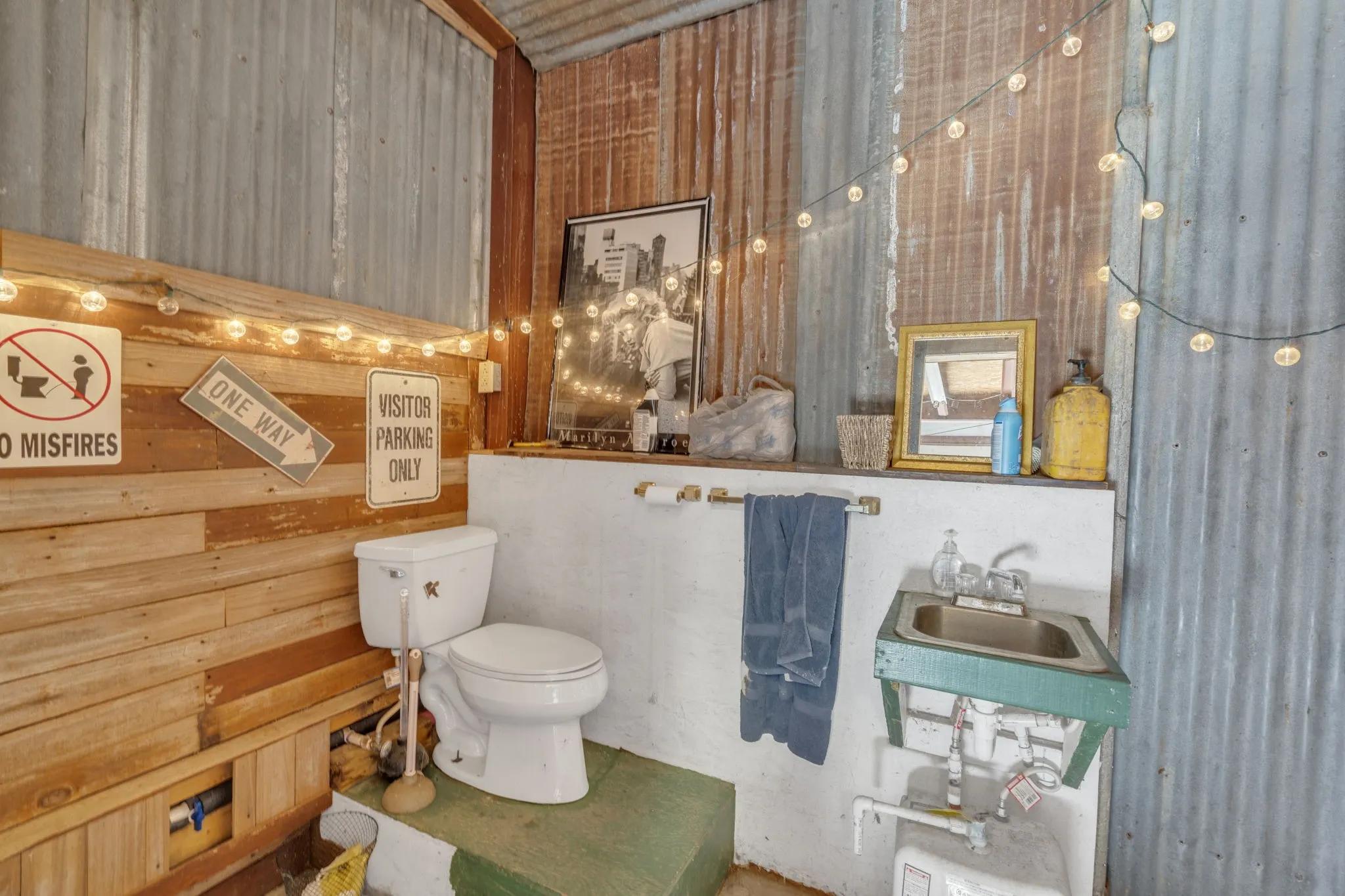 Single Family Residence For Sale in Johnson County , 7029 County Road 526, Mansfield, Texas 76063, 4 Bedroom, 3 Bathroom, 2 Garage spaces, 1,818 Sqft, built in 1997, mls#21369594, Real Estate Agent in Mansfield, Homes For Sale in Johnson county, Homes For Sale in Mansfield, Realtor in Mansfield Texas, Real Estate Brokerage Independent Realty Texas, Luminita Cordes Realtor