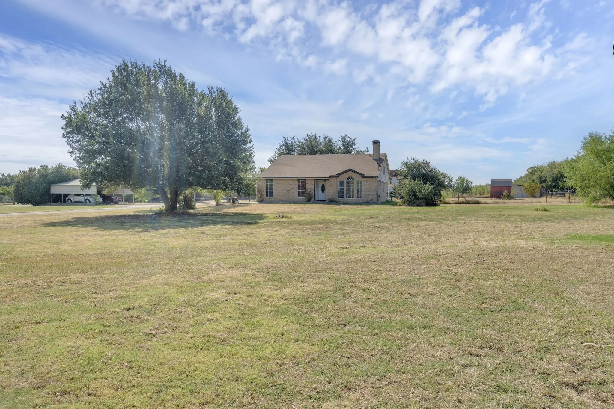 Single Family Residence For Sale in Johnson County , 7029 County Road 526, Mansfield, Texas 76063, 4 Bedroom, 3 Bathroom, 2 Garage spaces, 1,818 Sqft, built in 1997, mls#21369594, Real Estate Agent in Mansfield, Homes For Sale in Johnson county, Homes For Sale in Mansfield, Realtor in Mansfield Texas, Real Estate Brokerage Independent Realty Texas, Luminita Cordes Realtor
