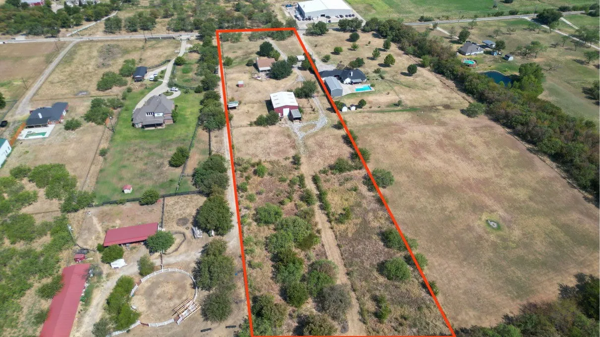 Single Family Residence For Sale in Johnson County , 7029 County Road 526, Mansfield, Texas 76063, 4 Bedroom, 3 Bathroom, 2 Garage spaces, 1,818 Sqft, built in 1997, mls#21369594, Real Estate Agent in Mansfield, Homes For Sale in Johnson county, Homes For Sale in Mansfield, Realtor in Mansfield Texas, Real Estate Brokerage Independent Realty Texas, Luminita Cordes Realtor