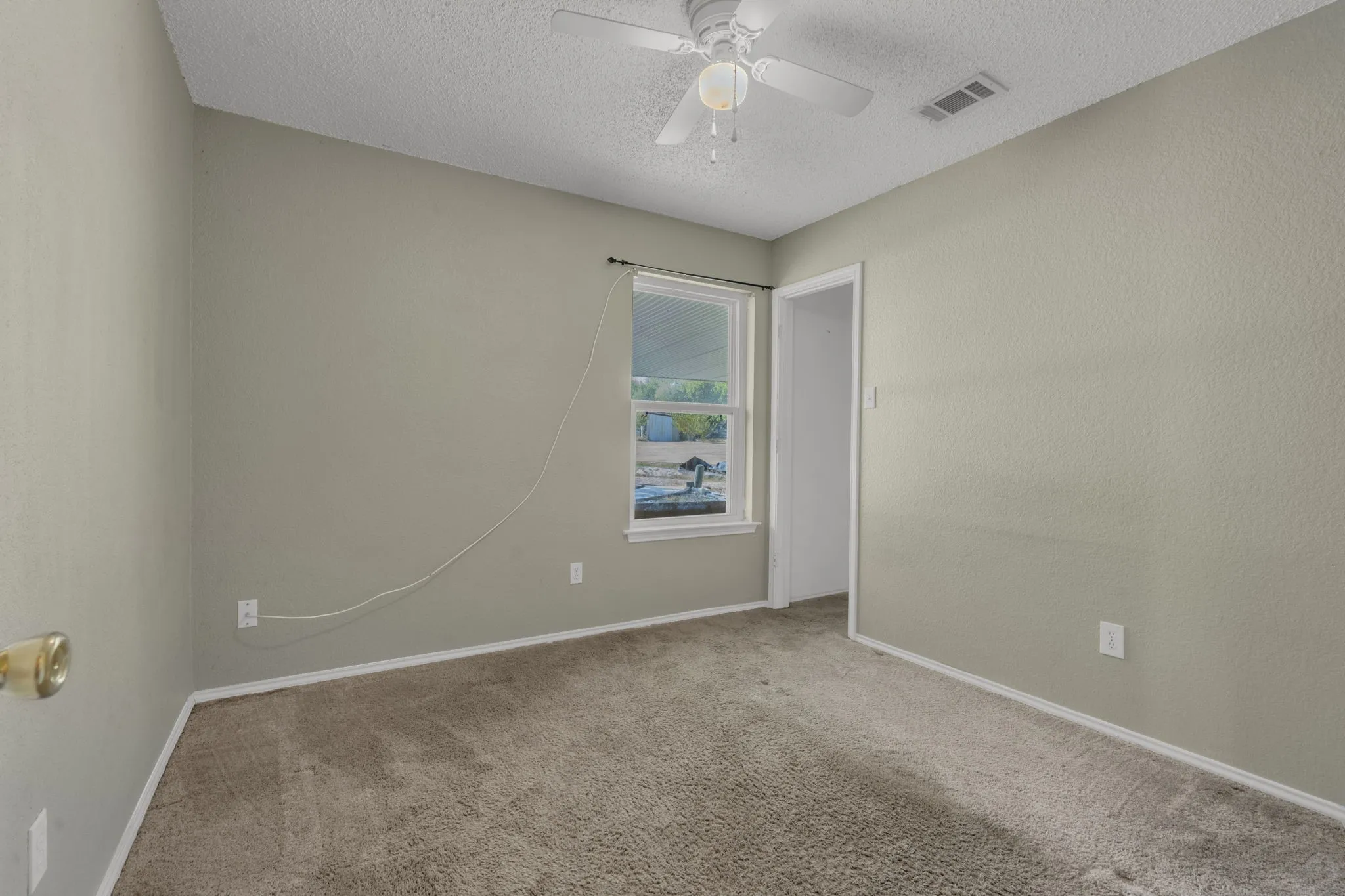 Single Family Residence For Sale in Johnson County , 7029 County Road 526, Mansfield, Texas 76063, 4 Bedroom, 3 Bathroom, 2 Garage spaces, 1,818 Sqft, built in 1997, mls#21369594, Real Estate Agent in Mansfield, Homes For Sale in Johnson county, Homes For Sale in Mansfield, Realtor in Mansfield Texas, Real Estate Brokerage Independent Realty Texas, Luminita Cordes Realtor