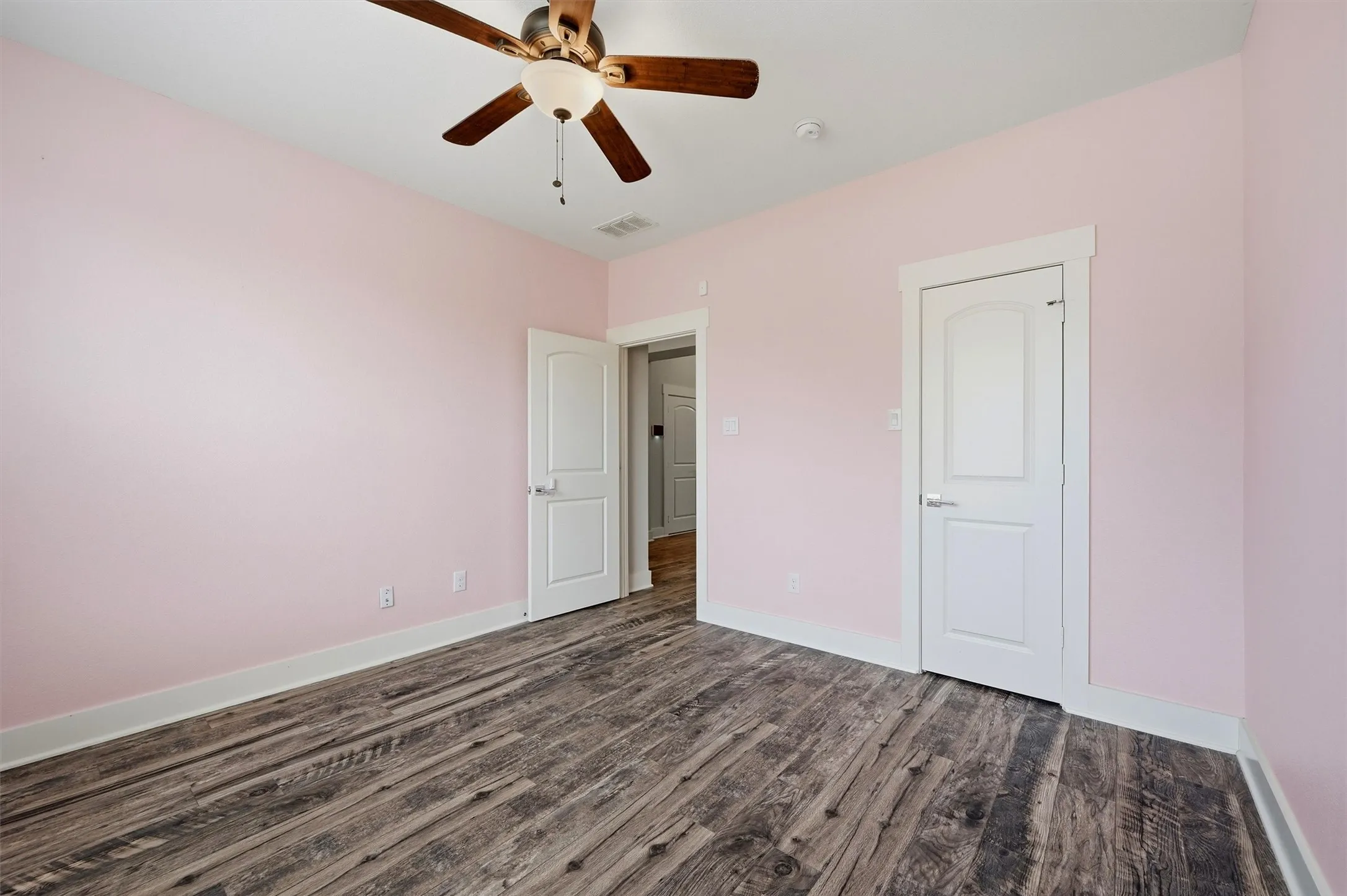 Single Family Residence For Sale in Grayson County , 122 Alma Lane, Whitewright, Texas 75491, 3 Bedroom, 2 Bathroom, 2 Garage spaces, 1,829 Sqft, built in 2019, mls#21375314, Real Estate Agent in Whitewright, Homes For Sale in Grayson county, Homes For Sale in Whitewright, Realtor in Whitewright Texas, Real Estate Brokerage Independent Realty Texas, Luminita Cordes Realtor