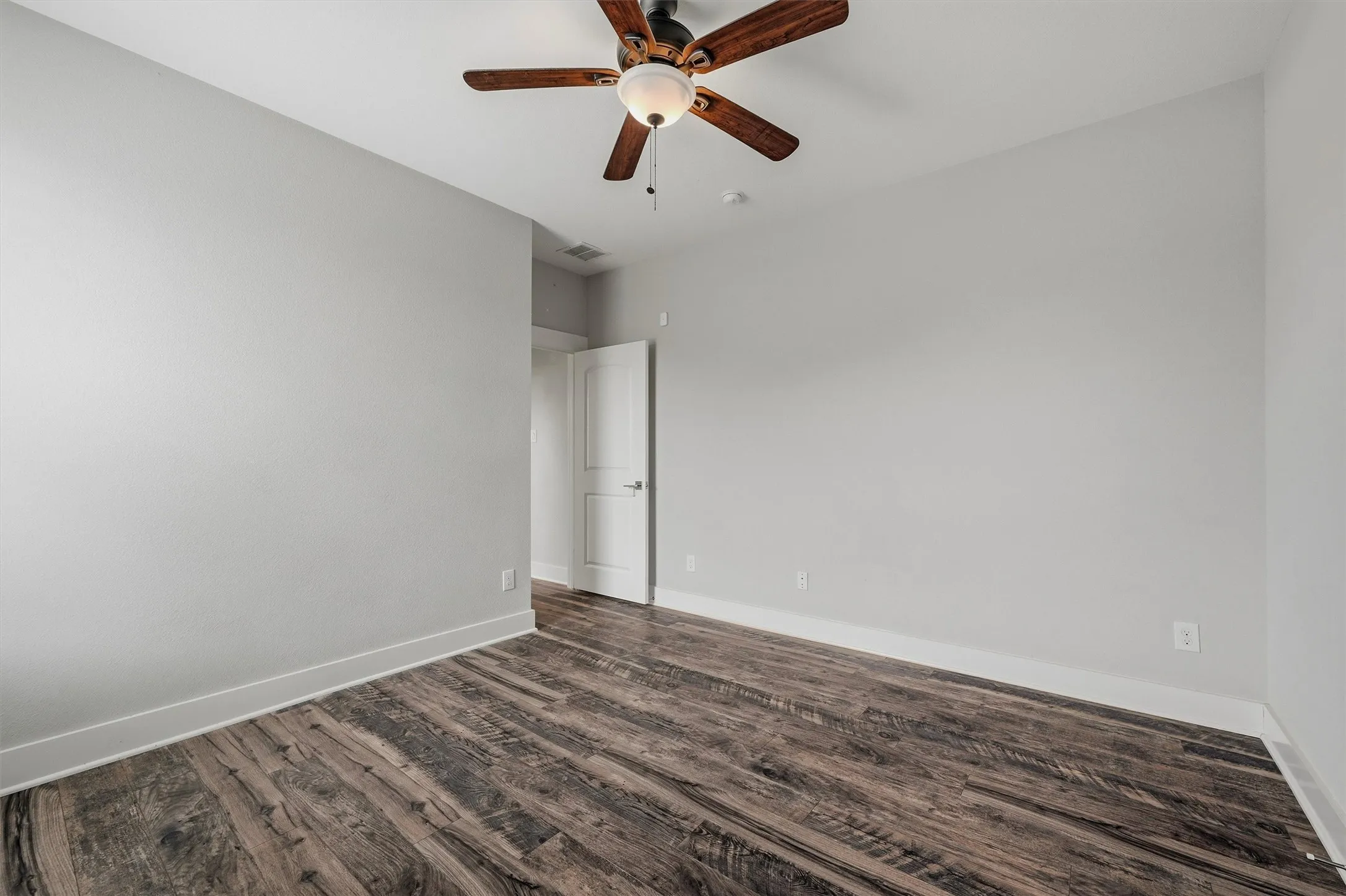 Single Family Residence For Sale in Grayson County , 122 Alma Lane, Whitewright, Texas 75491, 3 Bedroom, 2 Bathroom, 2 Garage spaces, 1,829 Sqft, built in 2019, mls#21375314, Real Estate Agent in Whitewright, Homes For Sale in Grayson county, Homes For Sale in Whitewright, Realtor in Whitewright Texas, Real Estate Brokerage Independent Realty Texas, Luminita Cordes Realtor