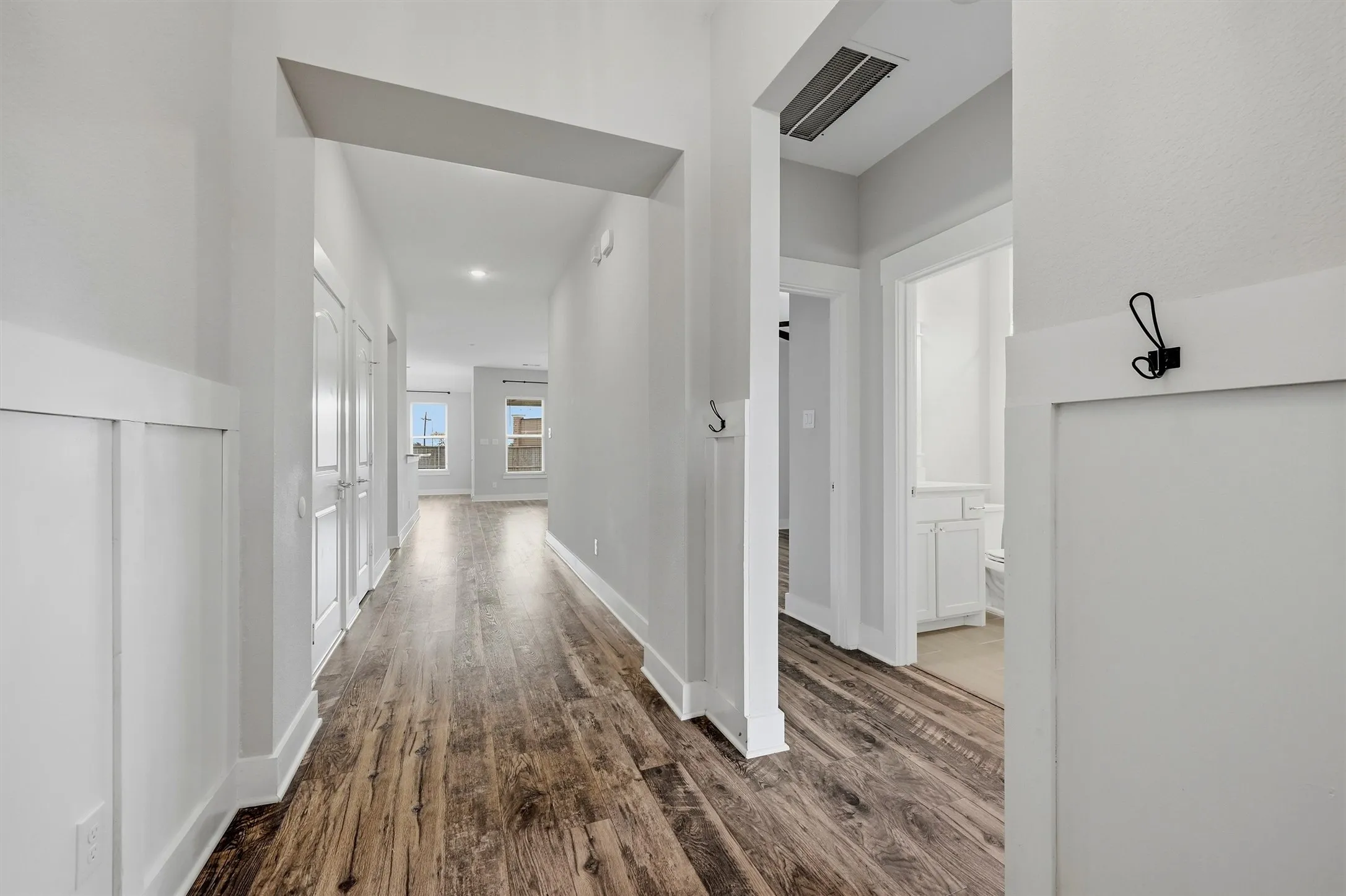 Single Family Residence For Sale in Grayson County , 122 Alma Lane, Whitewright, Texas 75491, 3 Bedroom, 2 Bathroom, 2 Garage spaces, 1,829 Sqft, built in 2019, mls#21375314, Real Estate Agent in Whitewright, Homes For Sale in Grayson county, Homes For Sale in Whitewright, Realtor in Whitewright Texas, Real Estate Brokerage Independent Realty Texas, Luminita Cordes Realtor