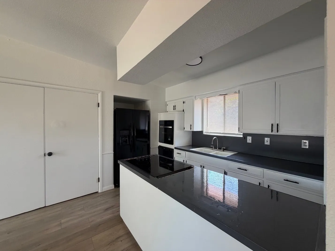 Single Family Residence For Rent in Dallas County , 434 E Spring Valley Road, Richardson, Texas 75081, 3 Bedroom, 2 Bathroom, 2 Garage spaces, 1,629 Sqft, built in 1960, mls#21375303, Real Estate Agent in Richardson, Homes For Rent in Dallas county, Homes For Rent in Richardson, Realtor in Richardson Texas, Real Estate Brokerage Independent Realty Texas, Luminita Cordes Realtor
