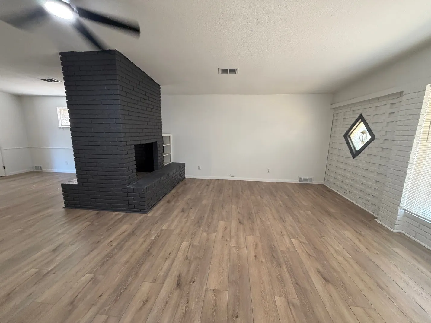 Single Family Residence For Rent in Dallas County , 434 E Spring Valley Road, Richardson, Texas 75081, 3 Bedroom, 2 Bathroom, 2 Garage spaces, 1,629 Sqft, built in 1960, mls#21375303, Real Estate Agent in Richardson, Homes For Rent in Dallas county, Homes For Rent in Richardson, Realtor in Richardson Texas, Real Estate Brokerage Independent Realty Texas, Luminita Cordes Realtor