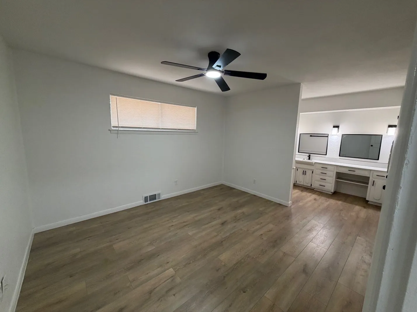 Single Family Residence For Rent in Dallas County , 434 E Spring Valley Road, Richardson, Texas 75081, 3 Bedroom, 2 Bathroom, 2 Garage spaces, 1,629 Sqft, built in 1960, mls#21375303, Real Estate Agent in Richardson, Homes For Rent in Dallas county, Homes For Rent in Richardson, Realtor in Richardson Texas, Real Estate Brokerage Independent Realty Texas, Luminita Cordes Realtor