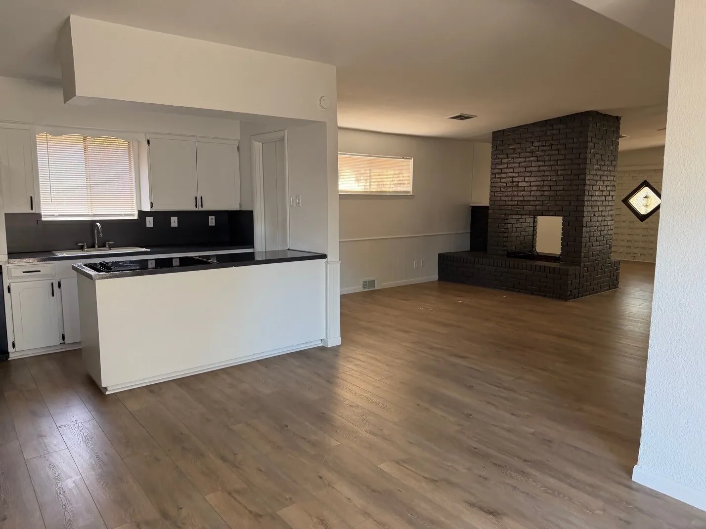 Single Family Residence For Rent in Dallas County , 434 E Spring Valley Road, Richardson, Texas 75081, 3 Bedroom, 2 Bathroom, 2 Garage spaces, 1,629 Sqft, built in 1960, mls#21375303, Real Estate Agent in Richardson, Homes For Rent in Dallas county, Homes For Rent in Richardson, Realtor in Richardson Texas, Real Estate Brokerage Independent Realty Texas, Luminita Cordes Realtor