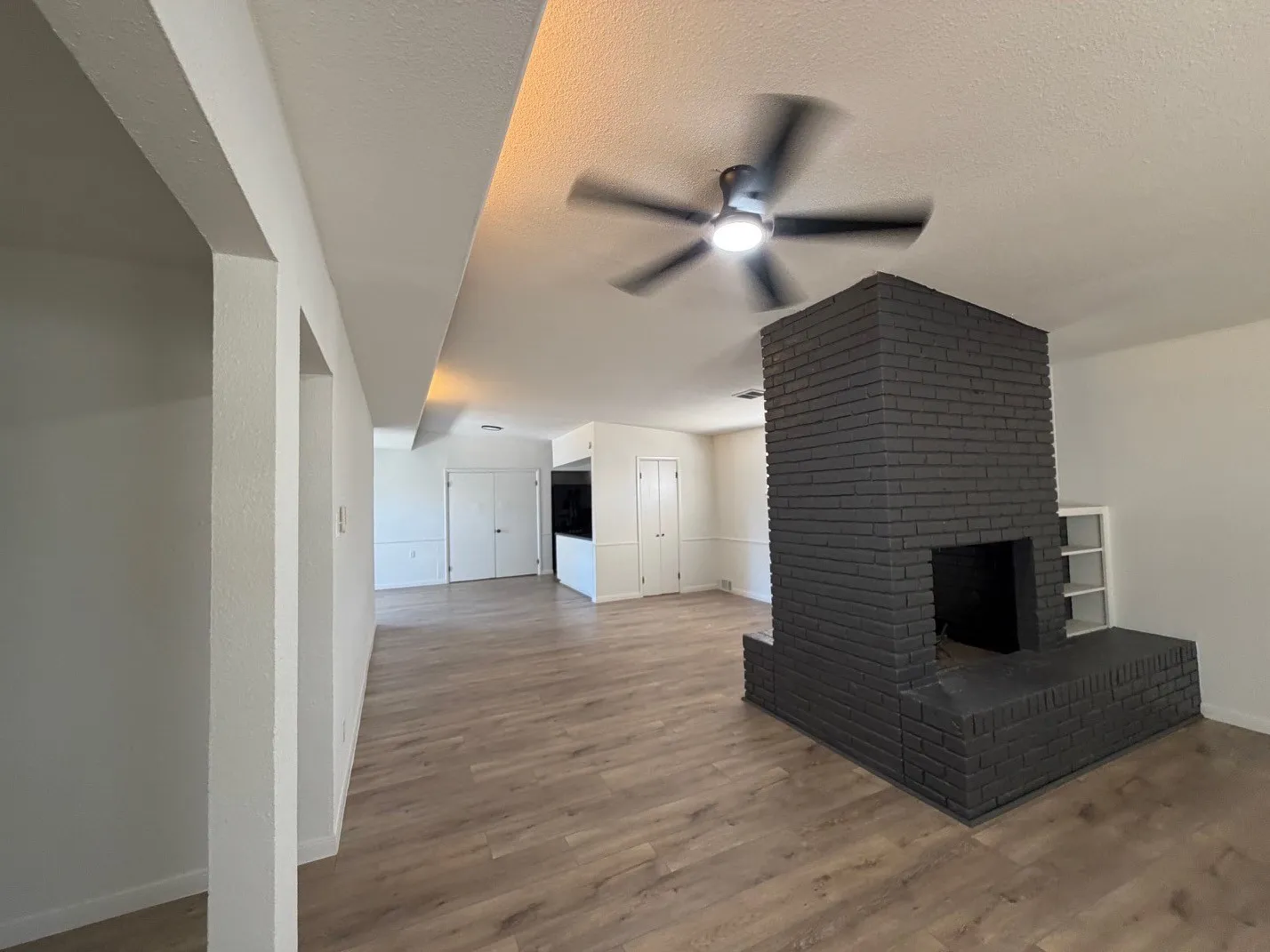 Single Family Residence For Rent in Dallas County , 434 E Spring Valley Road, Richardson, Texas 75081, 3 Bedroom, 2 Bathroom, 2 Garage spaces, 1,629 Sqft, built in 1960, mls#21375303, Real Estate Agent in Richardson, Homes For Rent in Dallas county, Homes For Rent in Richardson, Realtor in Richardson Texas, Real Estate Brokerage Independent Realty Texas, Luminita Cordes Realtor