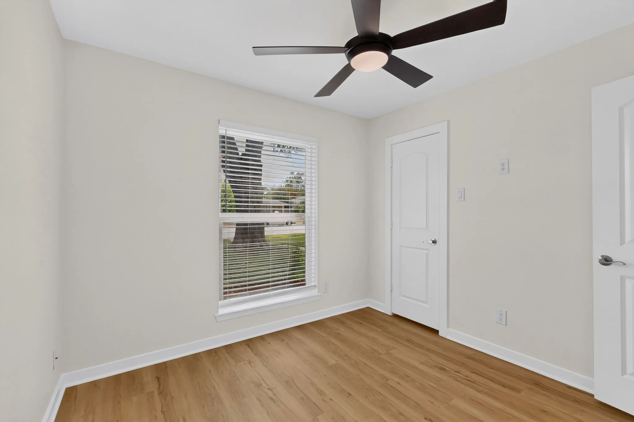 Single Family Residence For Sale in Dallas County , 2117 Homestead Place, Garland, Texas 75044, 4 Bedroom, 2 Bathroom, 2 Garage spaces, 1,614 Sqft, built in 1973, mls#21371105, Real Estate Agent in Garland, Homes For Sale in Dallas county, Homes For Sale in Garland, Realtor in Garland Texas, Real Estate Brokerage Independent Realty Texas, Luminita Cordes Realtor