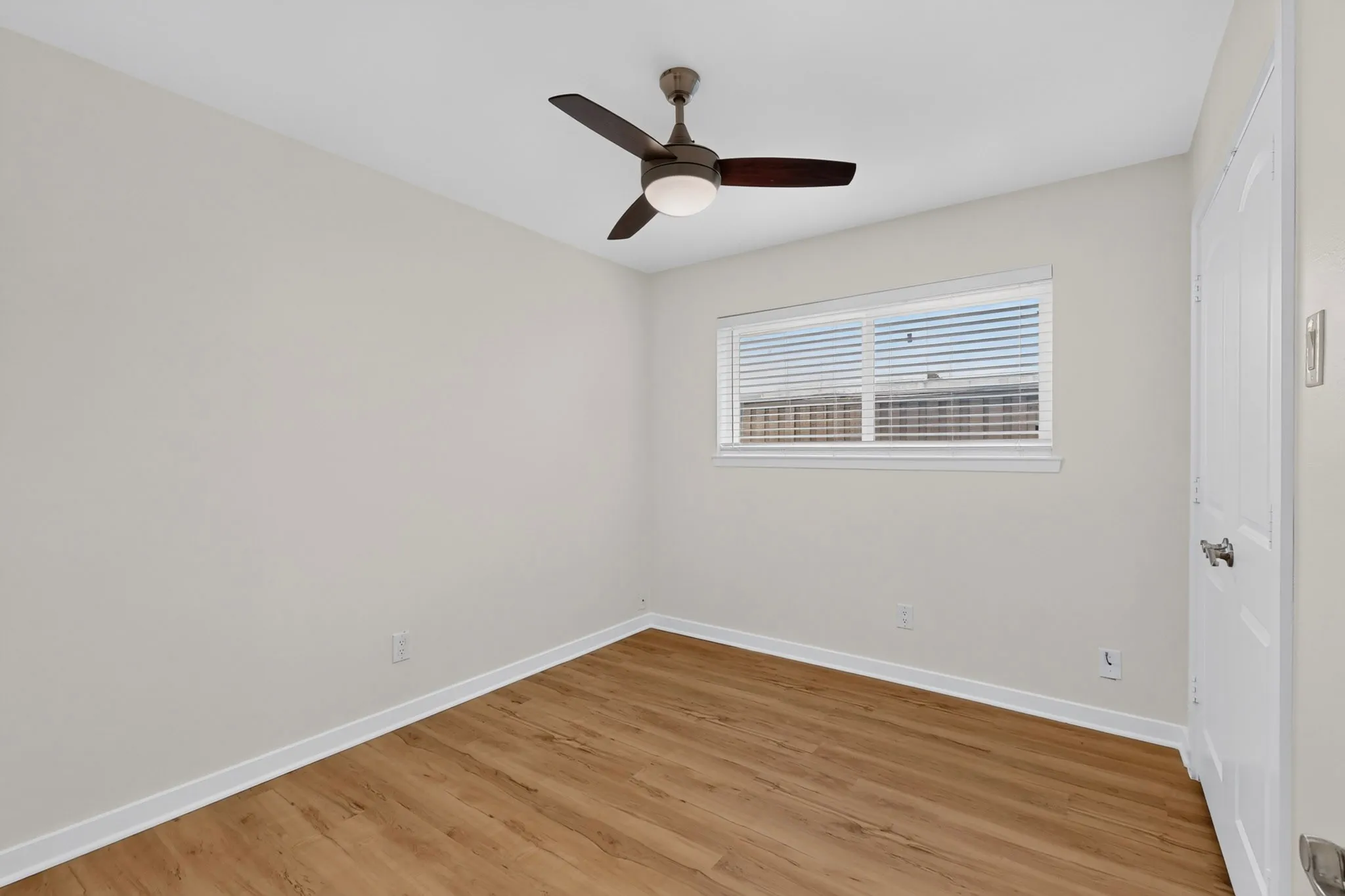 Single Family Residence For Sale in Dallas County , 2117 Homestead Place, Garland, Texas 75044, 4 Bedroom, 2 Bathroom, 2 Garage spaces, 1,614 Sqft, built in 1973, mls#21371105, Real Estate Agent in Garland, Homes For Sale in Dallas county, Homes For Sale in Garland, Realtor in Garland Texas, Real Estate Brokerage Independent Realty Texas, Luminita Cordes Realtor