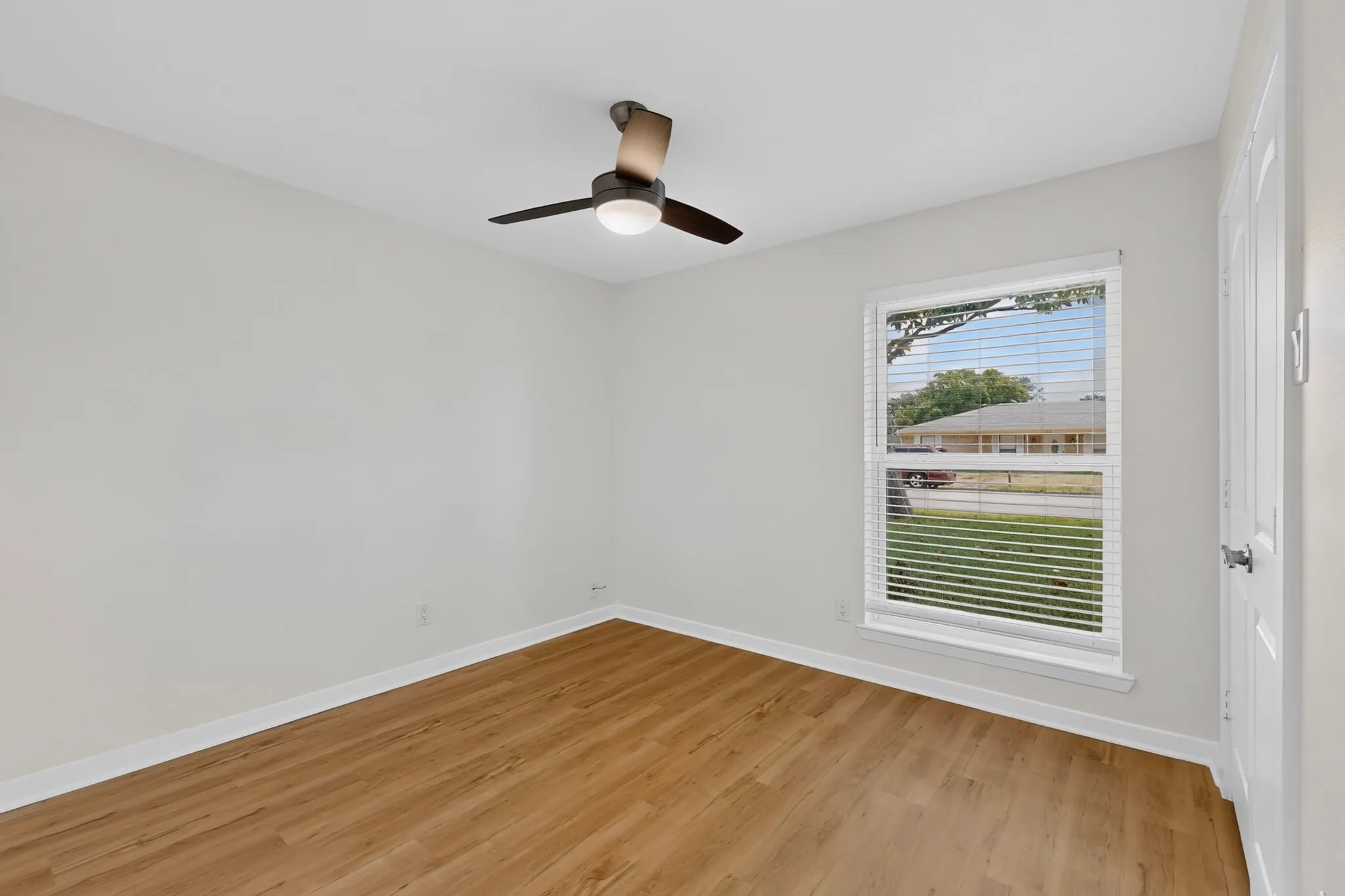 Single Family Residence For Sale in Dallas County , 2117 Homestead Place, Garland, Texas 75044, 4 Bedroom, 2 Bathroom, 2 Garage spaces, 1,614 Sqft, built in 1973, mls#21371105, Real Estate Agent in Garland, Homes For Sale in Dallas county, Homes For Sale in Garland, Realtor in Garland Texas, Real Estate Brokerage Independent Realty Texas, Luminita Cordes Realtor