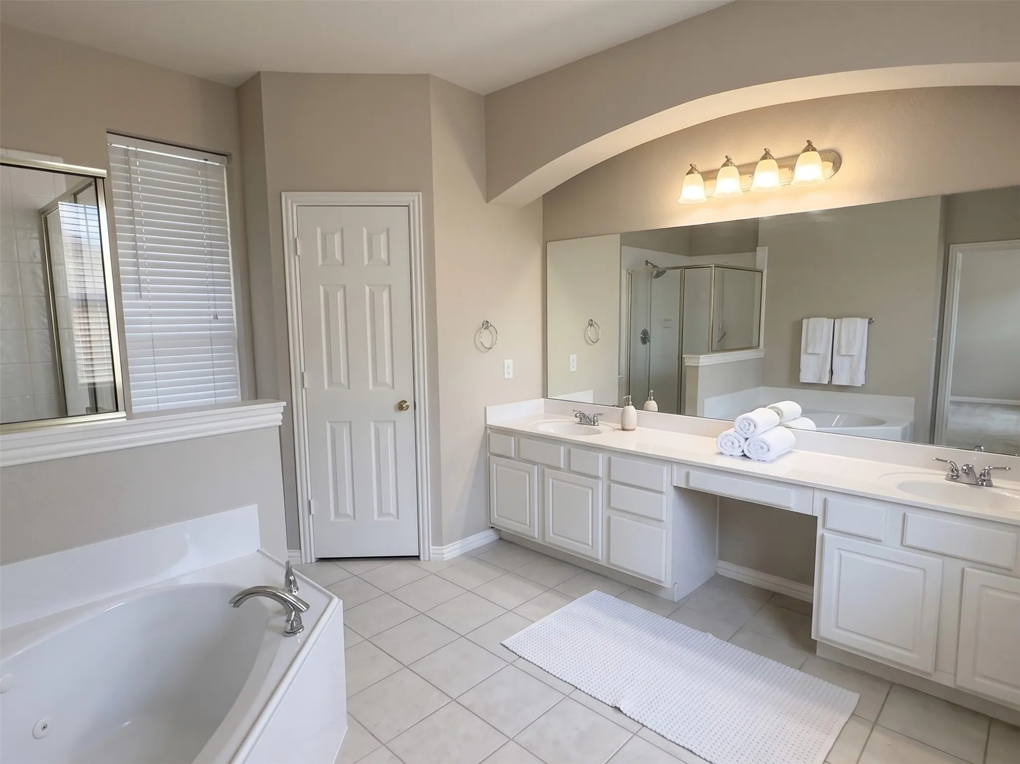 Single Family Residence For Sale in Dallas County , 9314 Royal Burgess Drive, Rowlett, Texas 75089, 4 Bedroom, 3 Bathroom, 2 Garage spaces, 3,573 Sqft, built in 2004, mls#21369894, Real Estate Agent in Rowlett, Homes For Sale in Dallas county, Homes For Sale in Rowlett, Realtor in Rowlett Texas, Real Estate Brokerage Independent Realty Texas, Luminita Cordes Realtor