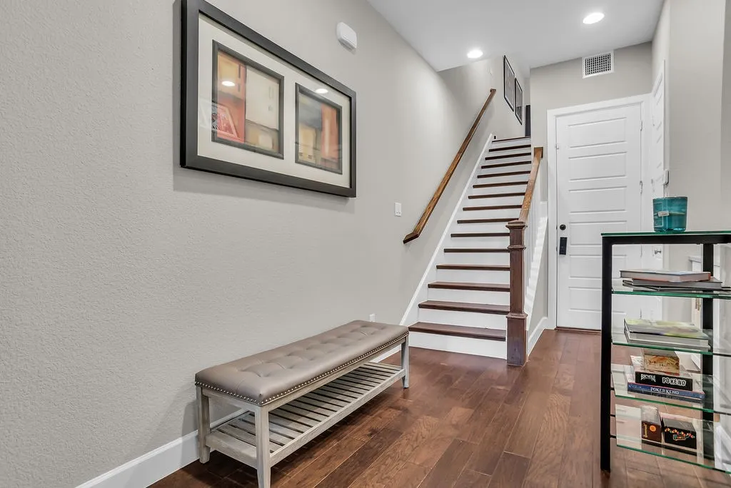 Townhouse For Rent in Dallas County , 1362 Arch Place, Dallas, Texas 75215, 4 Bedroom, 5 Bathroom, 2 Garage spaces, 2,606 Sqft, built in 2017, mls#21375219, Real Estate Agent in Dallas, Homes For Rent in Dallas county, Homes For Rent in Dallas, Realtor in Dallas Texas, Real Estate Brokerage Independent Realty Texas, Luminita Cordes Realtor