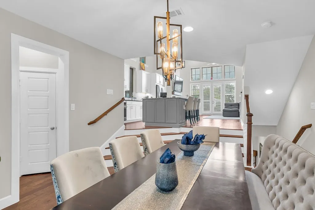 Townhouse For Rent in Dallas County , 1362 Arch Place, Dallas, Texas 75215, 4 Bedroom, 5 Bathroom, 2 Garage spaces, 2,606 Sqft, built in 2017, mls#21375219, Real Estate Agent in Dallas, Homes For Rent in Dallas county, Homes For Rent in Dallas, Realtor in Dallas Texas, Real Estate Brokerage Independent Realty Texas, Luminita Cordes Realtor