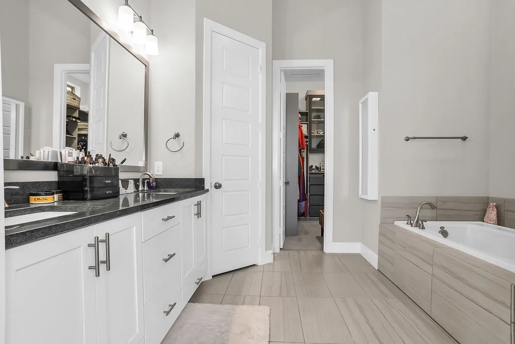 Townhouse For Rent in Dallas County , 1362 Arch Place, Dallas, Texas 75215, 4 Bedroom, 5 Bathroom, 2 Garage spaces, 2,606 Sqft, built in 2017, mls#21375219, Real Estate Agent in Dallas, Homes For Rent in Dallas county, Homes For Rent in Dallas, Realtor in Dallas Texas, Real Estate Brokerage Independent Realty Texas, Luminita Cordes Realtor