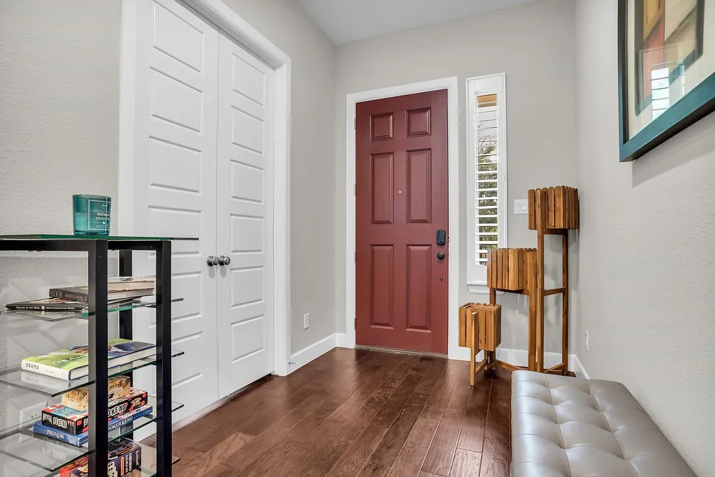Townhouse For Rent in Dallas County , 1362 Arch Place, Dallas, Texas 75215, 4 Bedroom, 5 Bathroom, 2 Garage spaces, 2,606 Sqft, built in 2017, mls#21375219, Real Estate Agent in Dallas, Homes For Rent in Dallas county, Homes For Rent in Dallas, Realtor in Dallas Texas, Real Estate Brokerage Independent Realty Texas, Luminita Cordes Realtor