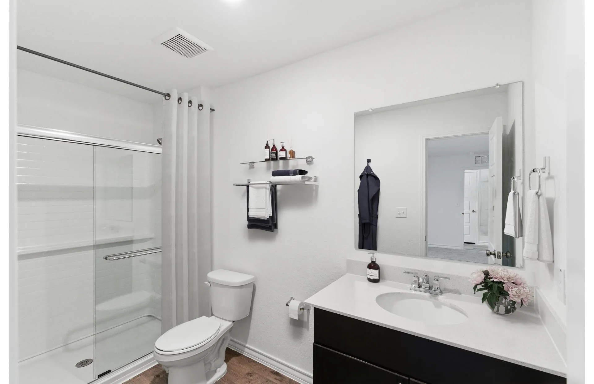 *Virtual Representation - Spacious secondary bathroom