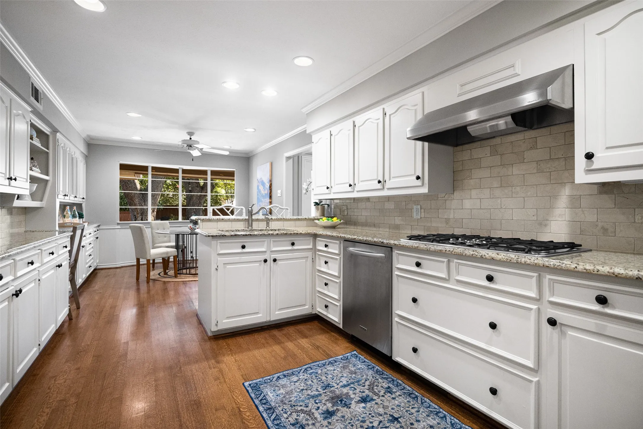 Single Family Residence For Sale in Dallas County , 7117 Chipperton Drive, Dallas, Texas 75225, 4 Bedroom, 4 Bathroom, 2 Garage spaces, 2,963 Sqft, built in 1968, mls#21368249, Real Estate Agent in Dallas, Homes For Sale in Dallas county, Homes For Sale in Dallas, Realtor in Dallas Texas, Real Estate Brokerage Independent Realty Texas, Luminita Cordes Realtor