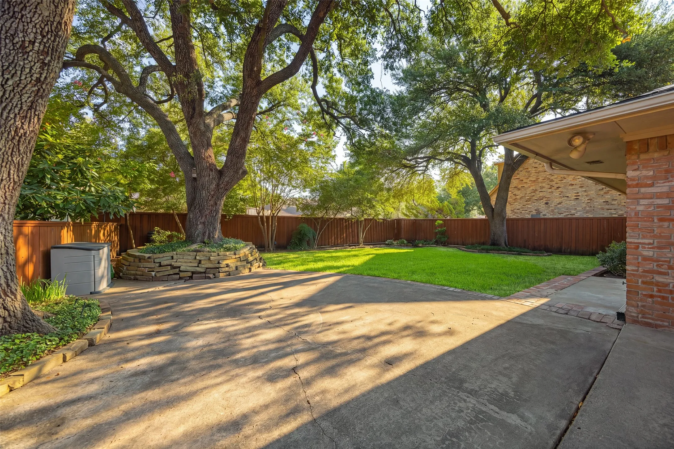 Single Family Residence For Sale in Dallas County , 7117 Chipperton Drive, Dallas, Texas 75225, 4 Bedroom, 4 Bathroom, 2 Garage spaces, 2,963 Sqft, built in 1968, mls#21368249, Real Estate Agent in Dallas, Homes For Sale in Dallas county, Homes For Sale in Dallas, Realtor in Dallas Texas, Real Estate Brokerage Independent Realty Texas, Luminita Cordes Realtor
