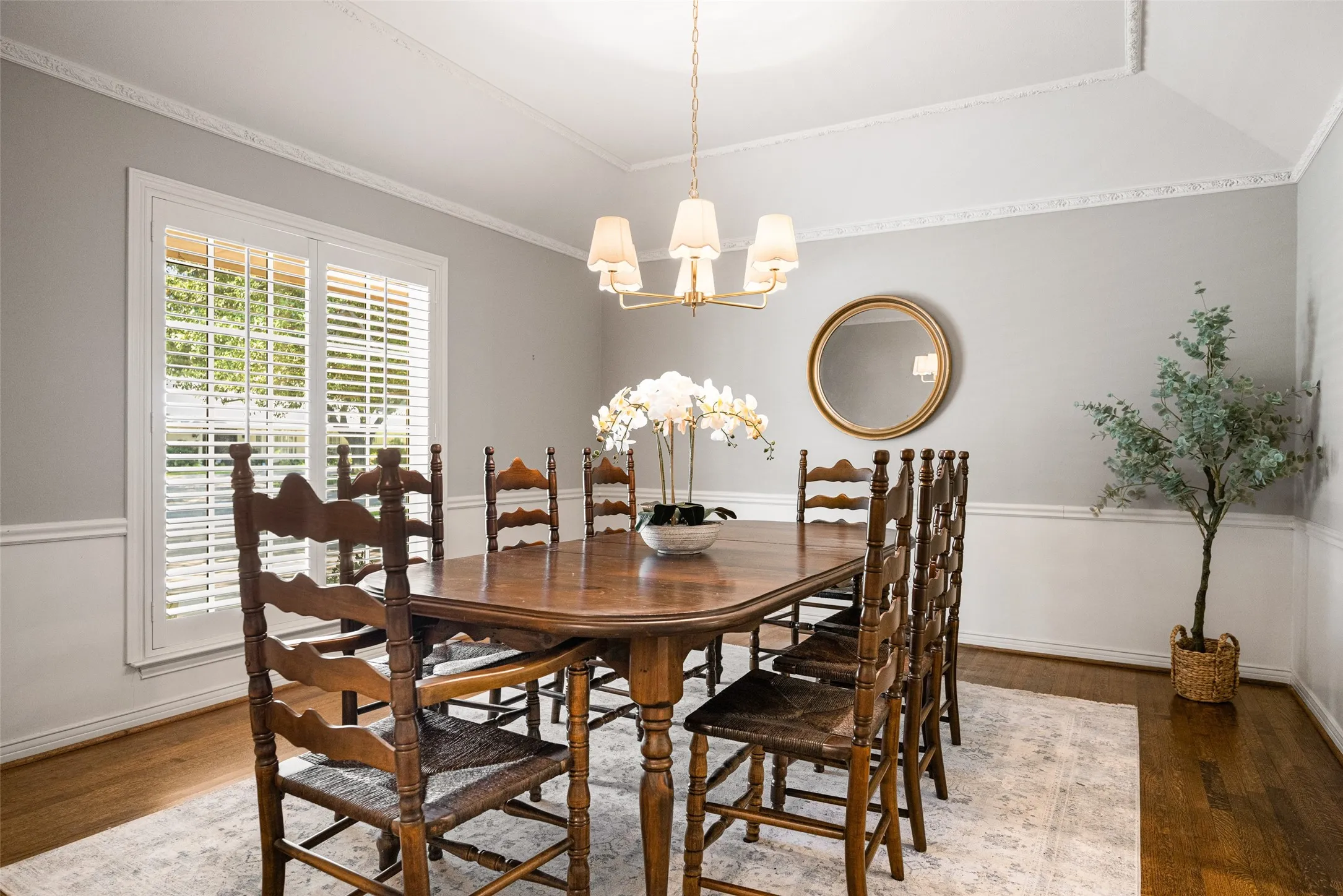 Single Family Residence For Sale in Dallas County , 7117 Chipperton Drive, Dallas, Texas 75225, 4 Bedroom, 4 Bathroom, 2 Garage spaces, 2,963 Sqft, built in 1968, mls#21368249, Real Estate Agent in Dallas, Homes For Sale in Dallas county, Homes For Sale in Dallas, Realtor in Dallas Texas, Real Estate Brokerage Independent Realty Texas, Luminita Cordes Realtor
