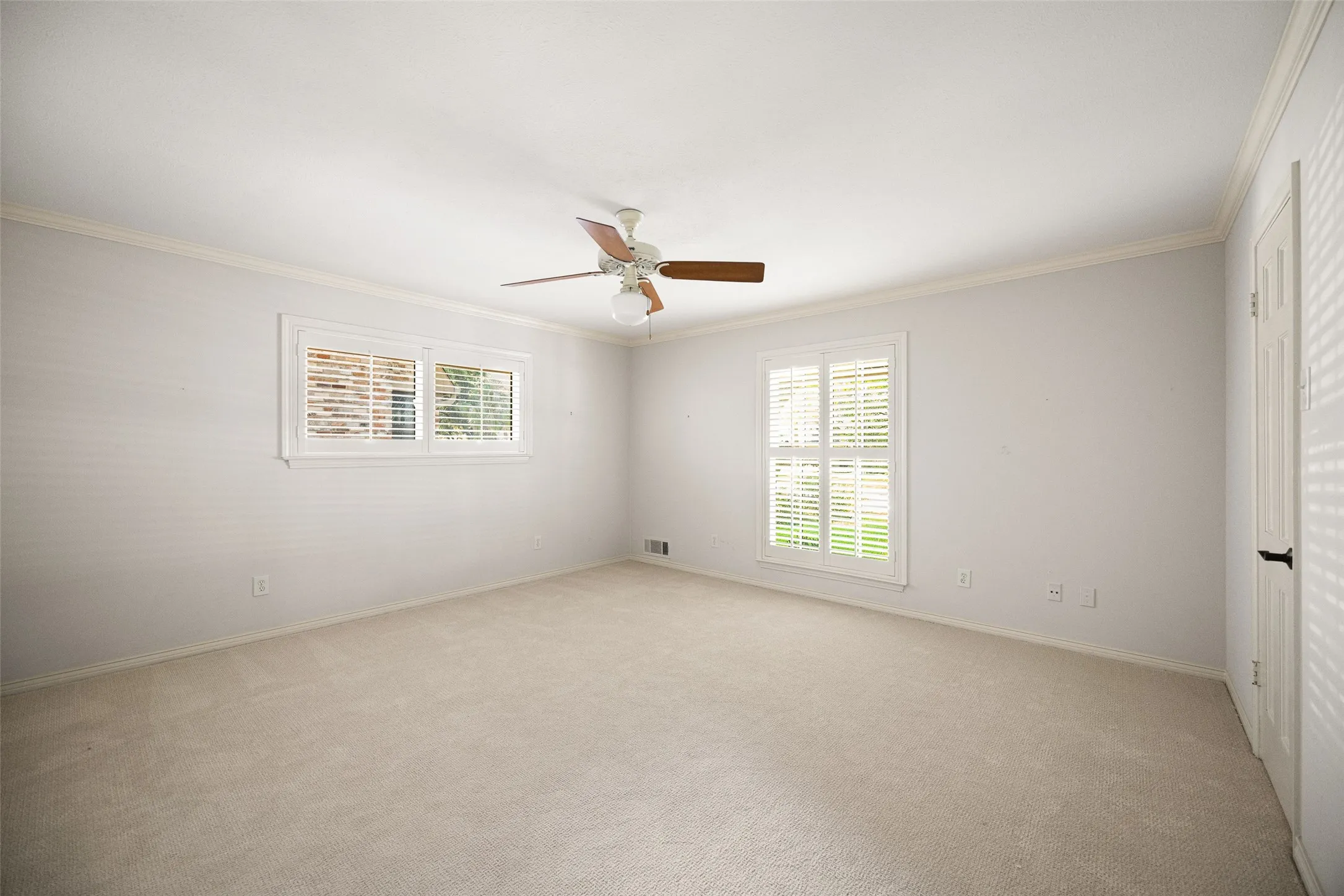 Single Family Residence For Sale in Dallas County , 7117 Chipperton Drive, Dallas, Texas 75225, 4 Bedroom, 4 Bathroom, 2 Garage spaces, 2,963 Sqft, built in 1968, mls#21368249, Real Estate Agent in Dallas, Homes For Sale in Dallas county, Homes For Sale in Dallas, Realtor in Dallas Texas, Real Estate Brokerage Independent Realty Texas, Luminita Cordes Realtor