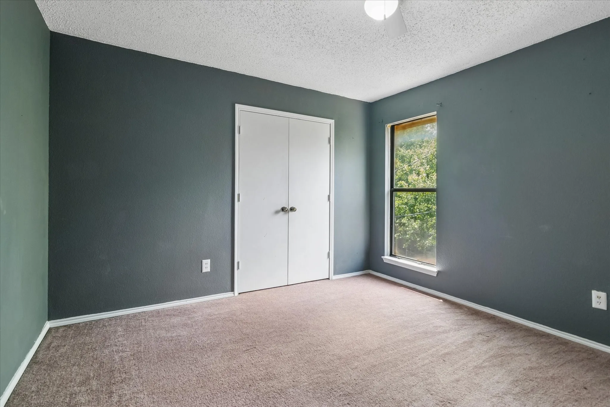 Single Family Residence For Sale in Dallas County , 720 Ford Drive, Cedar Hill, Texas 75104, 4 Bedroom, 3 Bathroom, 2 Garage spaces, 2,245 Sqft, built in 1986, mls#21371929, Real Estate Agent in Cedar Hill, Homes For Sale in Dallas county, Homes For Sale in Cedar Hill, Realtor in Cedar Hill Texas, Real Estate Brokerage Independent Realty Texas, Luminita Cordes Realtor