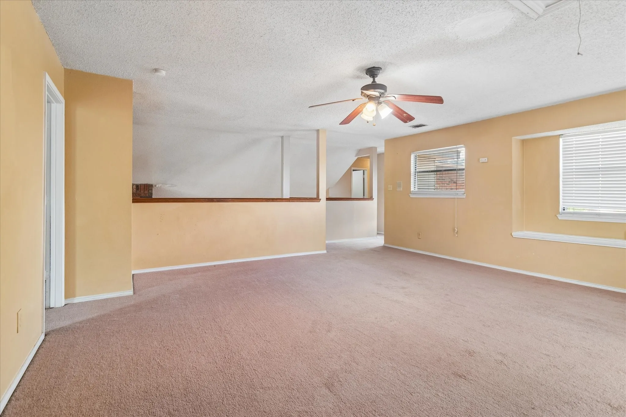 Single Family Residence For Sale in Dallas County , 720 Ford Drive, Cedar Hill, Texas 75104, 4 Bedroom, 3 Bathroom, 2 Garage spaces, 2,245 Sqft, built in 1986, mls#21371929, Real Estate Agent in Cedar Hill, Homes For Sale in Dallas county, Homes For Sale in Cedar Hill, Realtor in Cedar Hill Texas, Real Estate Brokerage Independent Realty Texas, Luminita Cordes Realtor