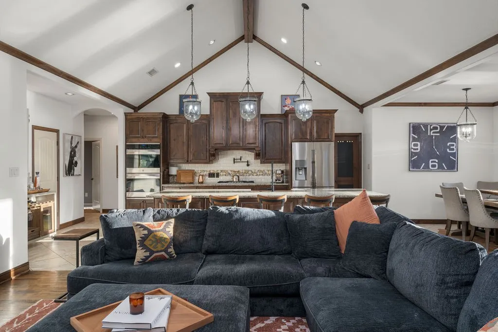 Single Family Residence For Sale in Wise County , 4069 S Fm 730, Decatur, Texas 76234, 4 Bedroom, 3 Bathroom, 4 Garage spaces, 2,686 Sqft, built in 2015, mls#21375349, Real Estate Agent in Decatur, Homes For Sale in Wise county, Homes For Sale in Decatur, Realtor in Decatur Texas, Real Estate Brokerage Independent Realty Texas, Luminita Cordes Realtor