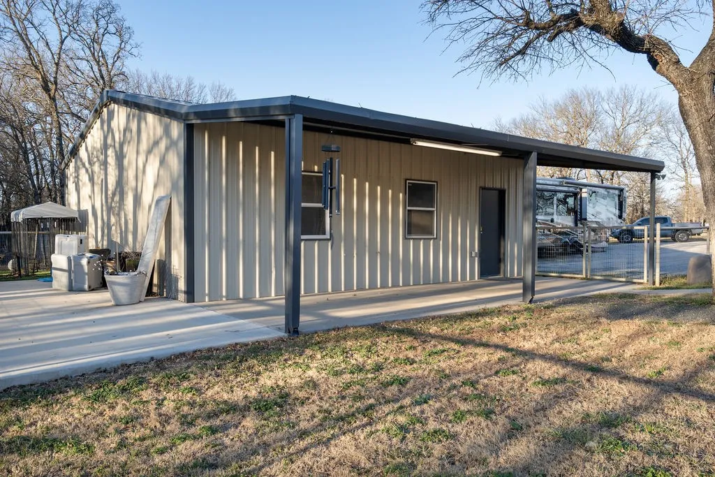 Single Family Residence For Sale in Wise County , 4069 S Fm 730, Decatur, Texas 76234, 4 Bedroom, 3 Bathroom, 4 Garage spaces, 2,686 Sqft, built in 2015, mls#21375349, Real Estate Agent in Decatur, Homes For Sale in Wise county, Homes For Sale in Decatur, Realtor in Decatur Texas, Real Estate Brokerage Independent Realty Texas, Luminita Cordes Realtor