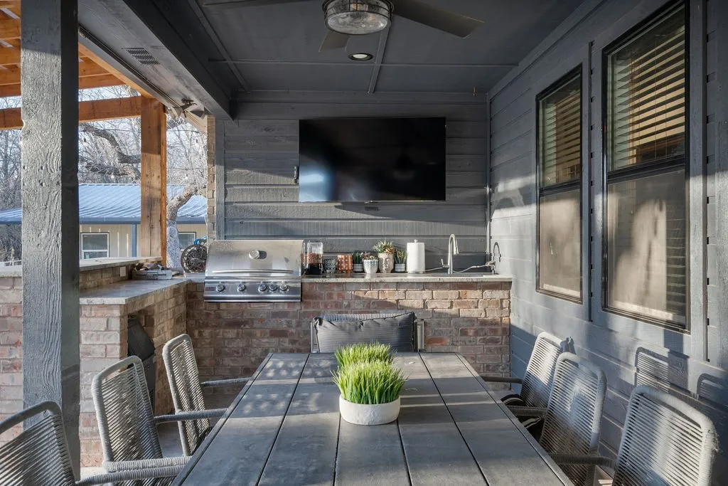 Single Family Residence For Sale in Wise County , 4069 S Fm 730, Decatur, Texas 76234, 4 Bedroom, 3 Bathroom, 4 Garage spaces, 2,686 Sqft, built in 2015, mls#21375349, Real Estate Agent in Decatur, Homes For Sale in Wise county, Homes For Sale in Decatur, Realtor in Decatur Texas, Real Estate Brokerage Independent Realty Texas, Luminita Cordes Realtor