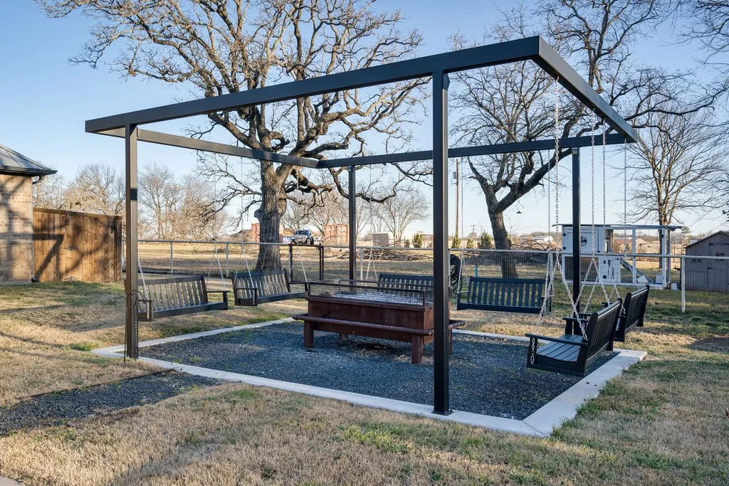 Single Family Residence For Sale in Wise County , 4069 S Fm 730, Decatur, Texas 76234, 4 Bedroom, 3 Bathroom, 4 Garage spaces, 2,686 Sqft, built in 2015, mls#21375349, Real Estate Agent in Decatur, Homes For Sale in Wise county, Homes For Sale in Decatur, Realtor in Decatur Texas, Real Estate Brokerage Independent Realty Texas, Luminita Cordes Realtor