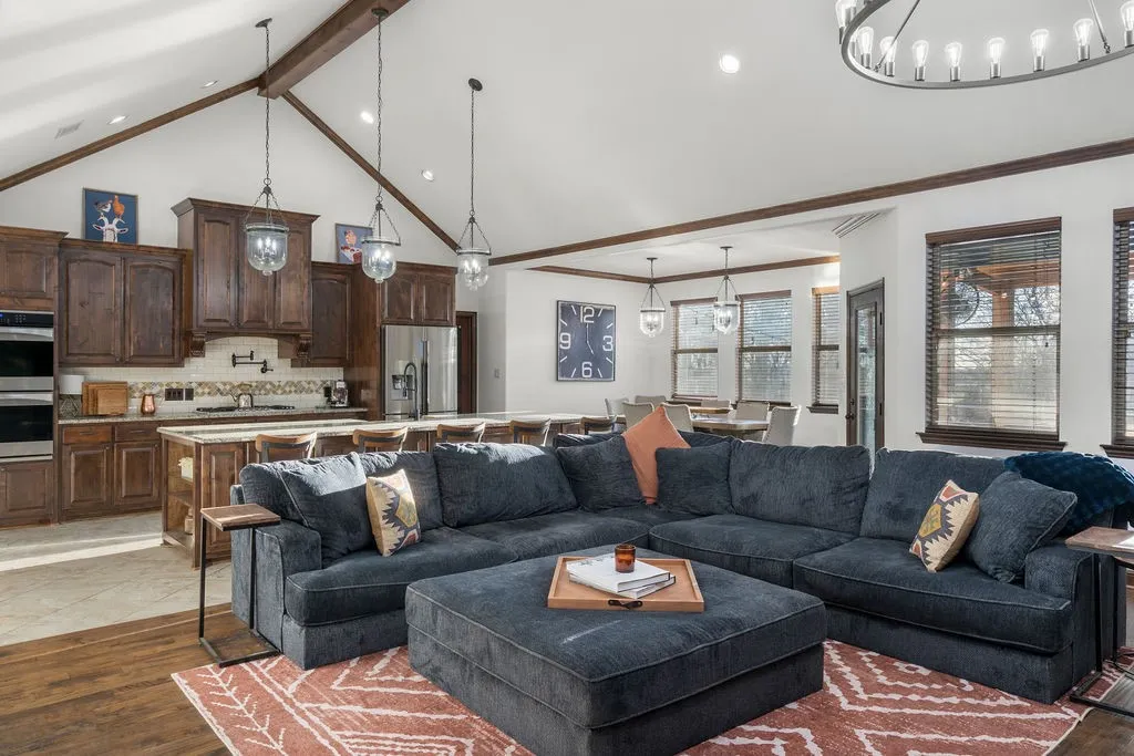 Single Family Residence For Sale in Wise County , 4069 S Fm 730, Decatur, Texas 76234, 4 Bedroom, 3 Bathroom, 4 Garage spaces, 2,686 Sqft, built in 2015, mls#21375349, Real Estate Agent in Decatur, Homes For Sale in Wise county, Homes For Sale in Decatur, Realtor in Decatur Texas, Real Estate Brokerage Independent Realty Texas, Luminita Cordes Realtor
