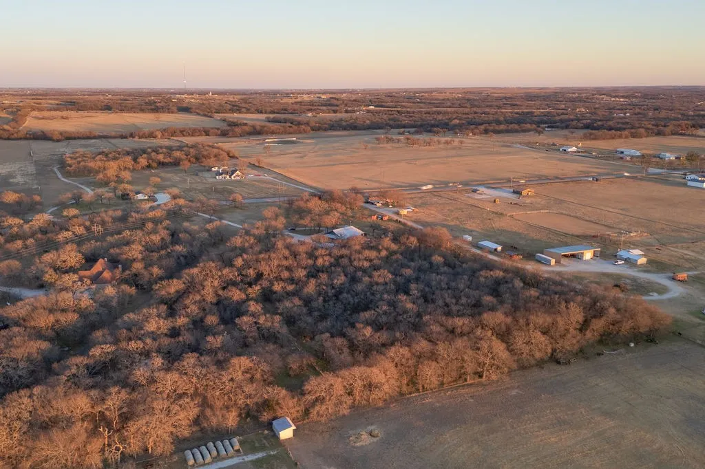 Single Family Residence For Sale in Wise County , 4069 S Fm 730, Decatur, Texas 76234, 4 Bedroom, 3 Bathroom, 4 Garage spaces, 2,686 Sqft, built in 2015, mls#21375349, Real Estate Agent in Decatur, Homes For Sale in Wise county, Homes For Sale in Decatur, Realtor in Decatur Texas, Real Estate Brokerage Independent Realty Texas, Luminita Cordes Realtor