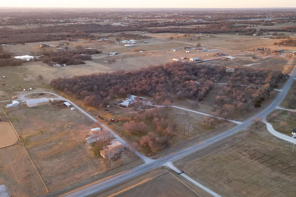 Single Family Residence For Sale in Wise County , 4069 S Fm 730, Decatur, Texas 76234, 4 Bedroom, 3 Bathroom, 4 Garage spaces, 2,686 Sqft, built in 2015, mls#21375349, Real Estate Agent in Decatur, Homes For Sale in Wise county, Homes For Sale in Decatur, Realtor in Decatur Texas, Real Estate Brokerage Independent Realty Texas, Luminita Cordes Realtor