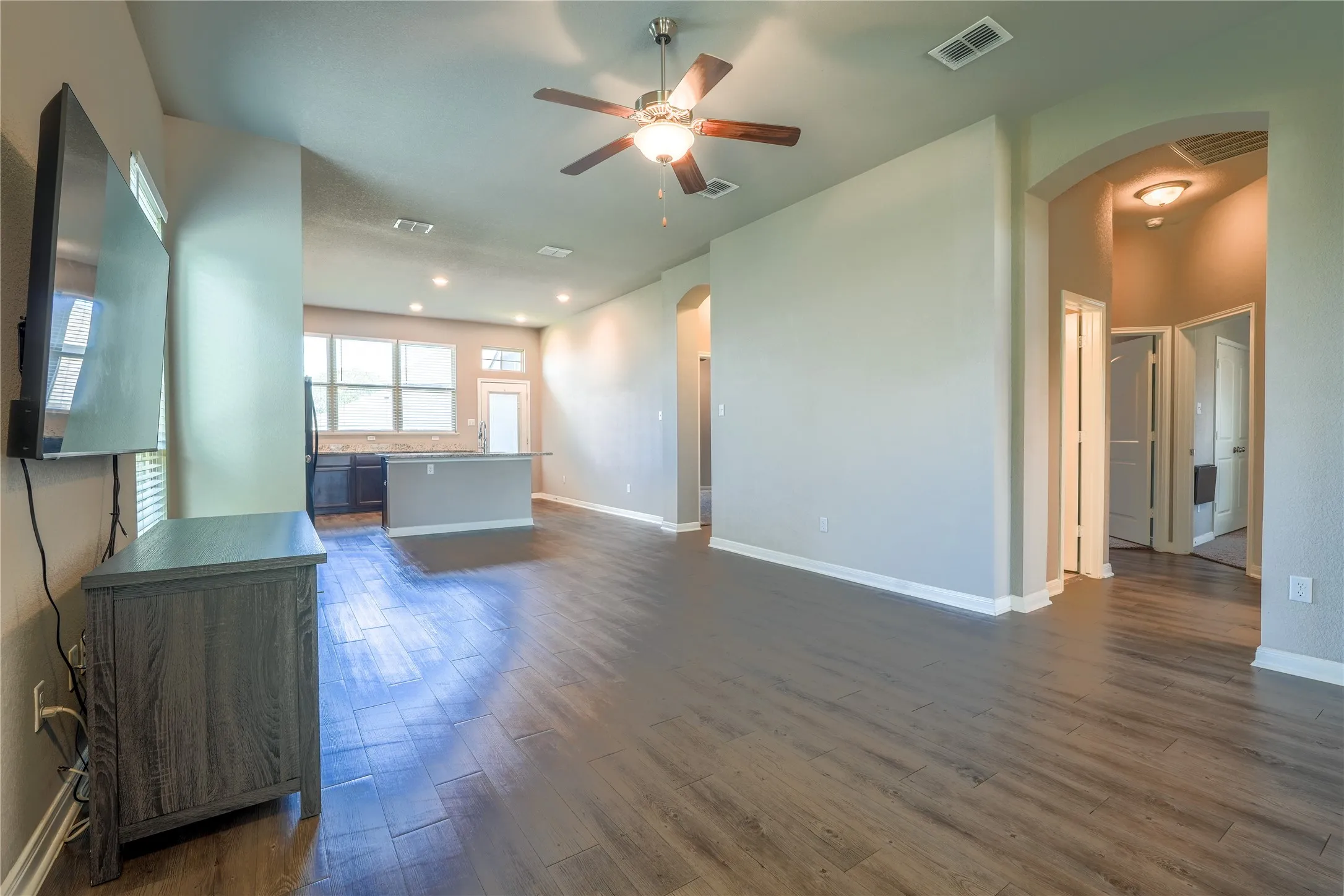 Single Family Residence For Sale in Mc Lennan County , 10617 Langham Drive, Waco, Texas 76708, 3 Bedroom, 2 Bathroom, 2 Garage spaces, 1,508 Sqft, built in 2017, mls#21375109, Real Estate Agent in Waco, Homes For Sale in Mc Lennan county, Homes For Sale in Waco, Realtor in Waco Texas, Real Estate Brokerage Independent Realty Texas, Luminita Cordes Realtor