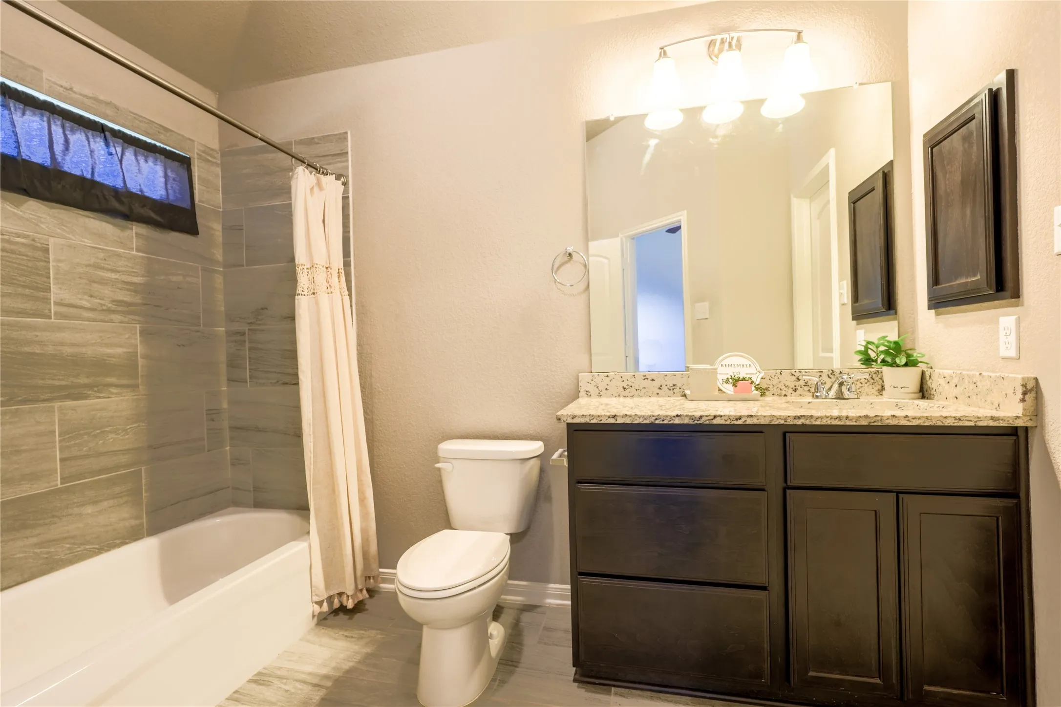 Single Family Residence For Sale in Mc Lennan County , 10617 Langham Drive, Waco, Texas 76708, 3 Bedroom, 2 Bathroom, 2 Garage spaces, 1,508 Sqft, built in 2017, mls#21375109, Real Estate Agent in Waco, Homes For Sale in Mc Lennan county, Homes For Sale in Waco, Realtor in Waco Texas, Real Estate Brokerage Independent Realty Texas, Luminita Cordes Realtor