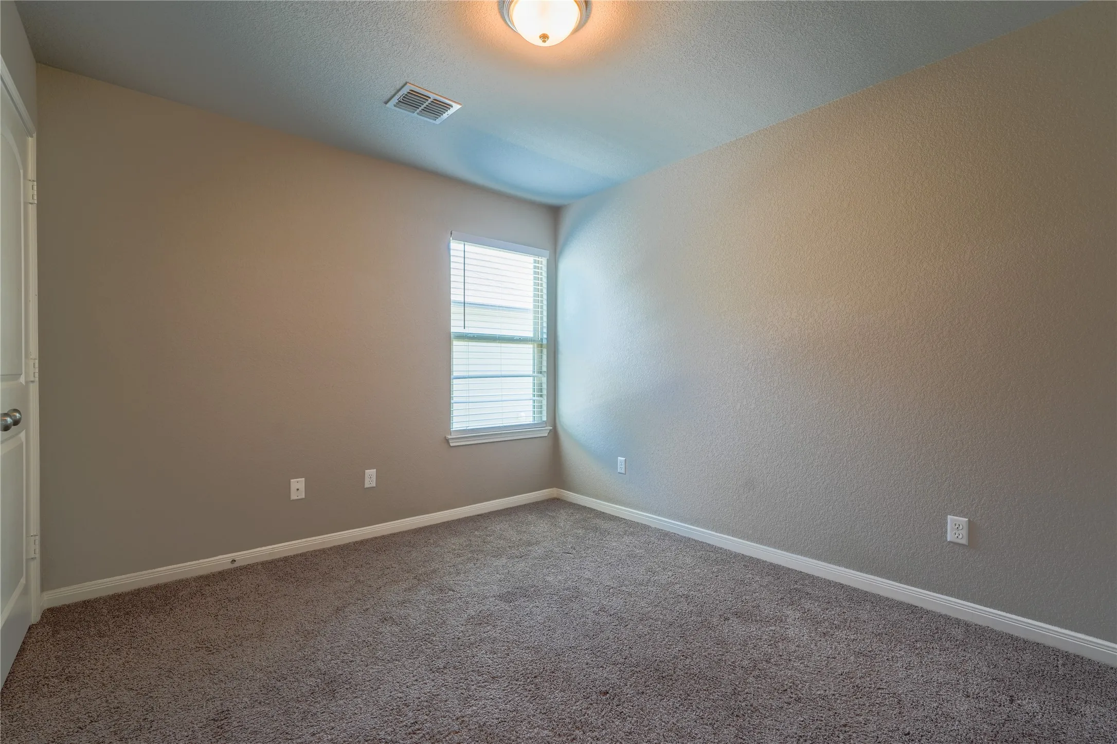 Single Family Residence For Sale in Mc Lennan County , 10617 Langham Drive, Waco, Texas 76708, 3 Bedroom, 2 Bathroom, 2 Garage spaces, 1,508 Sqft, built in 2017, mls#21375109, Real Estate Agent in Waco, Homes For Sale in Mc Lennan county, Homes For Sale in Waco, Realtor in Waco Texas, Real Estate Brokerage Independent Realty Texas, Luminita Cordes Realtor