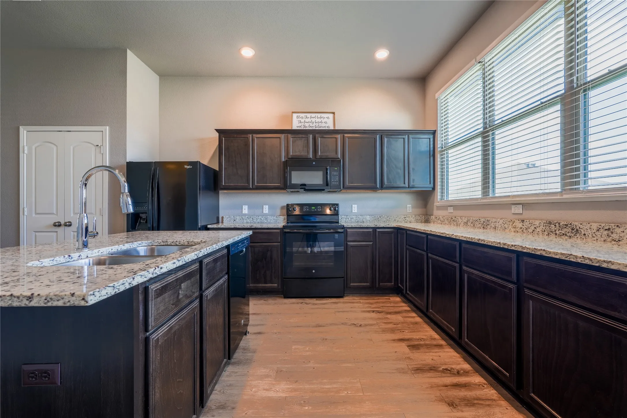 Single Family Residence For Sale in Mc Lennan County , 10617 Langham Drive, Waco, Texas 76708, 3 Bedroom, 2 Bathroom, 2 Garage spaces, 1,508 Sqft, built in 2017, mls#21375109, Real Estate Agent in Waco, Homes For Sale in Mc Lennan county, Homes For Sale in Waco, Realtor in Waco Texas, Real Estate Brokerage Independent Realty Texas, Luminita Cordes Realtor