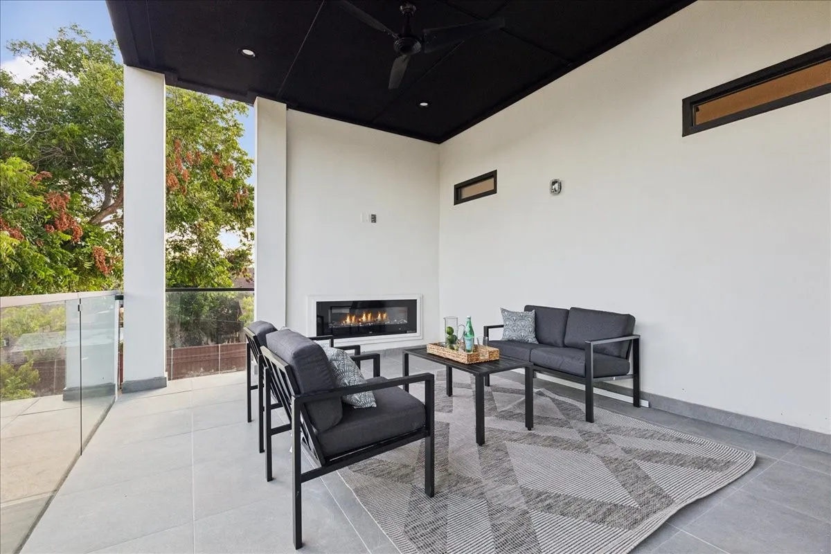 Single Family Residence For Sale in Dallas County , 3828 Eaton Drive, Dallas, Texas 75220, 5 Bedroom, 6 Bathroom, 2 Garage spaces, 4,700 Sqft, built in 2024, mls#21375358, Real Estate Agent in Dallas, Homes For Sale in Dallas county, Homes For Sale in Dallas, Realtor in Dallas Texas, Real Estate Brokerage Independent Realty Texas, Luminita Cordes Realtor