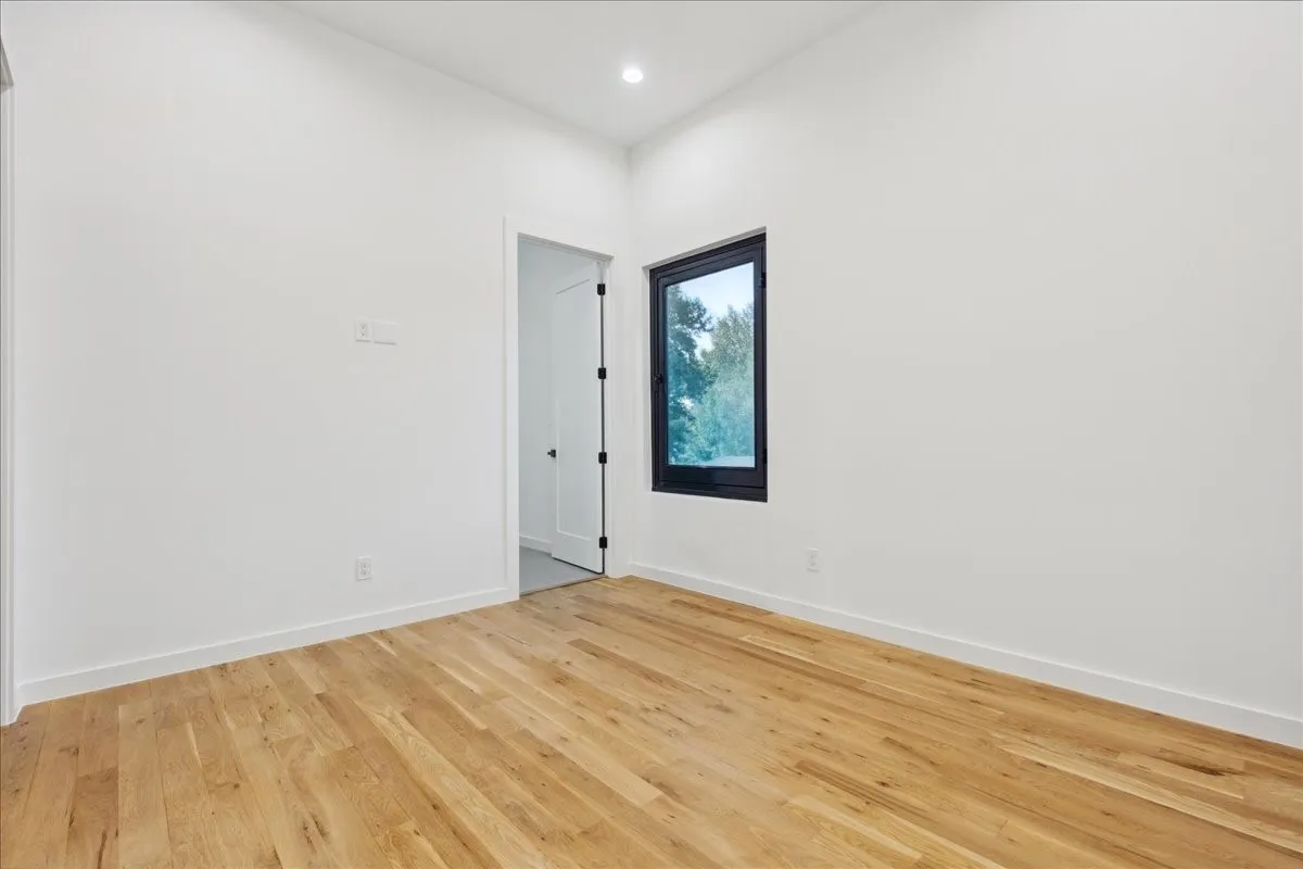 Single Family Residence For Sale in Dallas County , 3828 Eaton Drive, Dallas, Texas 75220, 5 Bedroom, 6 Bathroom, 2 Garage spaces, 4,700 Sqft, built in 2024, mls#21375358, Real Estate Agent in Dallas, Homes For Sale in Dallas county, Homes For Sale in Dallas, Realtor in Dallas Texas, Real Estate Brokerage Independent Realty Texas, Luminita Cordes Realtor