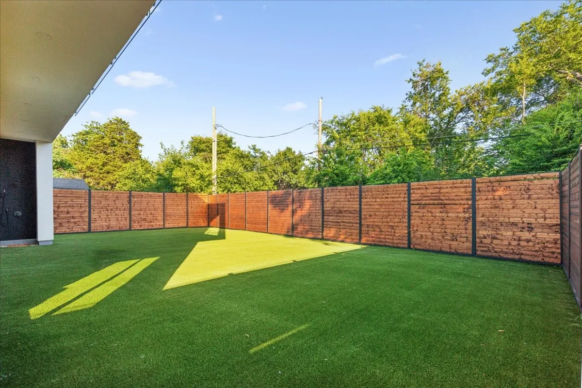 Single Family Residence For Sale in Dallas County , 3828 Eaton Drive, Dallas, Texas 75220, 5 Bedroom, 6 Bathroom, 2 Garage spaces, 4,700 Sqft, built in 2024, mls#21375358, Real Estate Agent in Dallas, Homes For Sale in Dallas county, Homes For Sale in Dallas, Realtor in Dallas Texas, Real Estate Brokerage Independent Realty Texas, Luminita Cordes Realtor