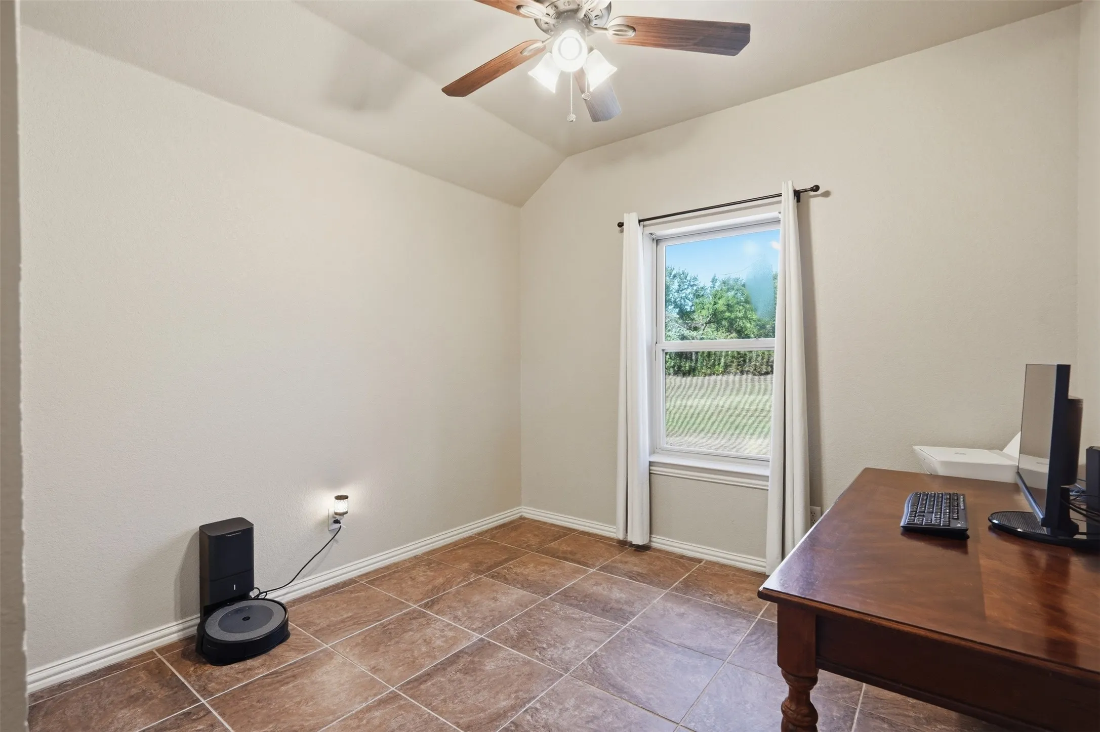 Single Family Residence For Sale in Parker County , 201 N Casey Court, Springtown, Texas 76082, 3 Bedroom, 2 Bathroom, Garage spaces, 1,942 Sqft, built in 2007, mls#21373551, Real Estate Agent in Springtown, Homes For Sale in Parker county, Homes For Sale in Springtown, Realtor in Springtown Texas, Real Estate Brokerage Independent Realty Texas, Luminita Cordes Realtor