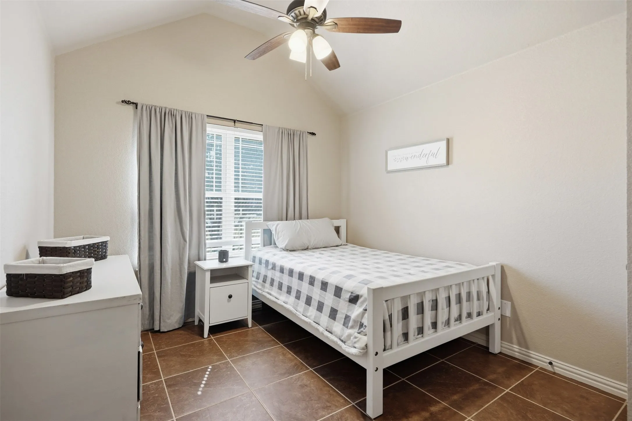 Single Family Residence For Sale in Parker County , 201 N Casey Court, Springtown, Texas 76082, 3 Bedroom, 2 Bathroom, Garage spaces, 1,942 Sqft, built in 2007, mls#21373551, Real Estate Agent in Springtown, Homes For Sale in Parker county, Homes For Sale in Springtown, Realtor in Springtown Texas, Real Estate Brokerage Independent Realty Texas, Luminita Cordes Realtor