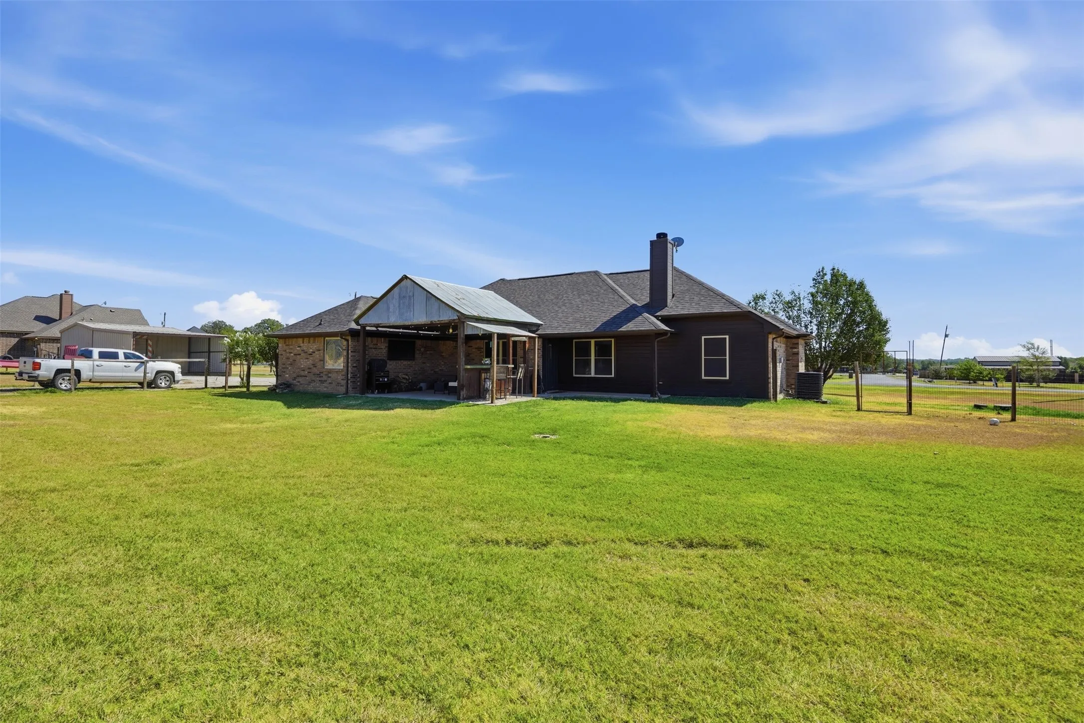 Single Family Residence For Sale in Parker County , 201 N Casey Court, Springtown, Texas 76082, 3 Bedroom, 2 Bathroom, Garage spaces, 1,942 Sqft, built in 2007, mls#21373551, Real Estate Agent in Springtown, Homes For Sale in Parker county, Homes For Sale in Springtown, Realtor in Springtown Texas, Real Estate Brokerage Independent Realty Texas, Luminita Cordes Realtor